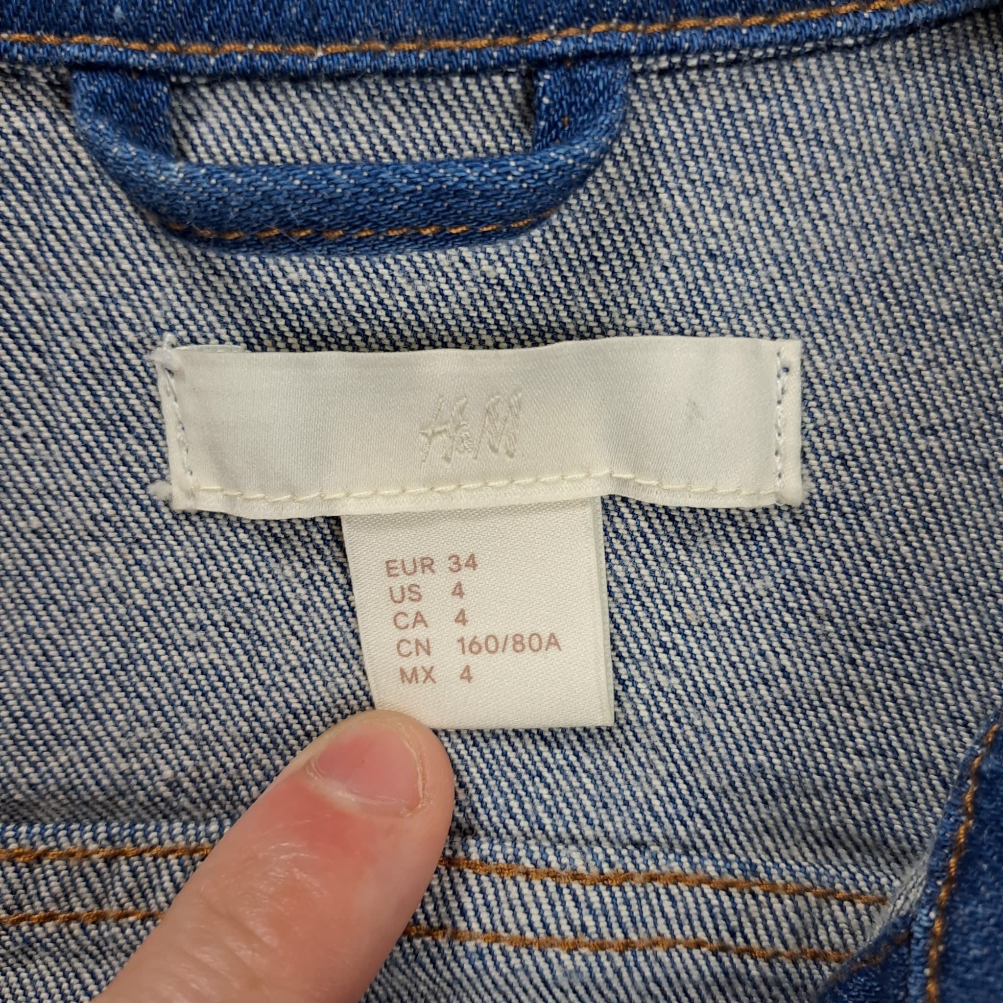 H&M Women's Blue Denim Jacket Size 4 — photo 2 of 6