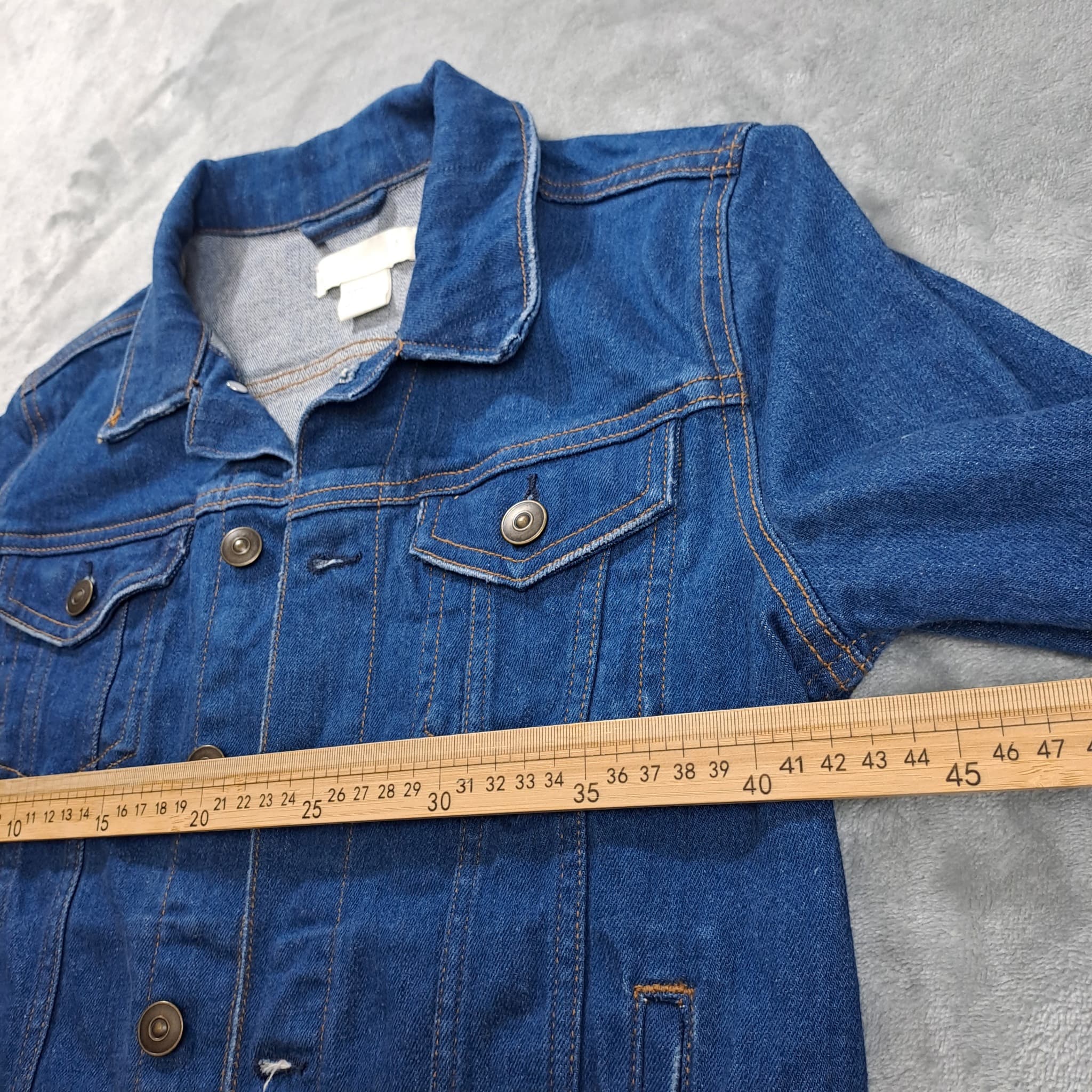 H&M Women's Blue Denim Jacket Size 4 — photo 3 of 6