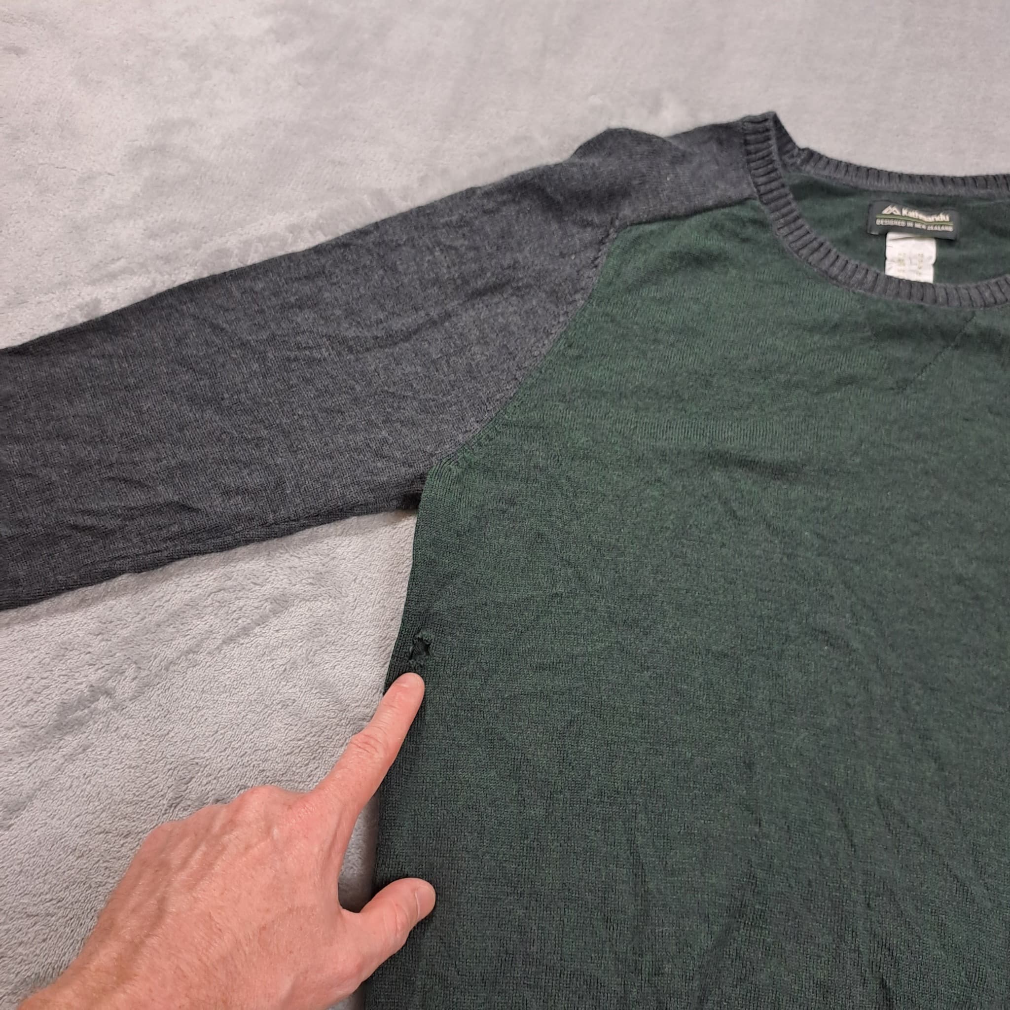 Kathmandu Men's Merino Wool Blend Raglan Crew Neck Sweater Green Grey Size 12 — photo 3 of 7