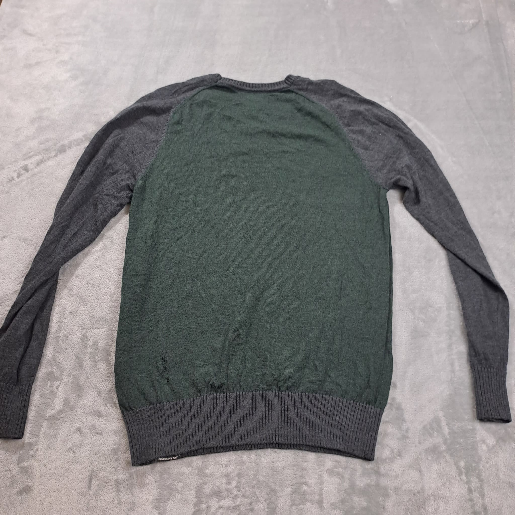 Kathmandu Men's Merino Wool Blend Raglan Crew Neck Sweater Green Grey Size 12 — photo 6 of 7