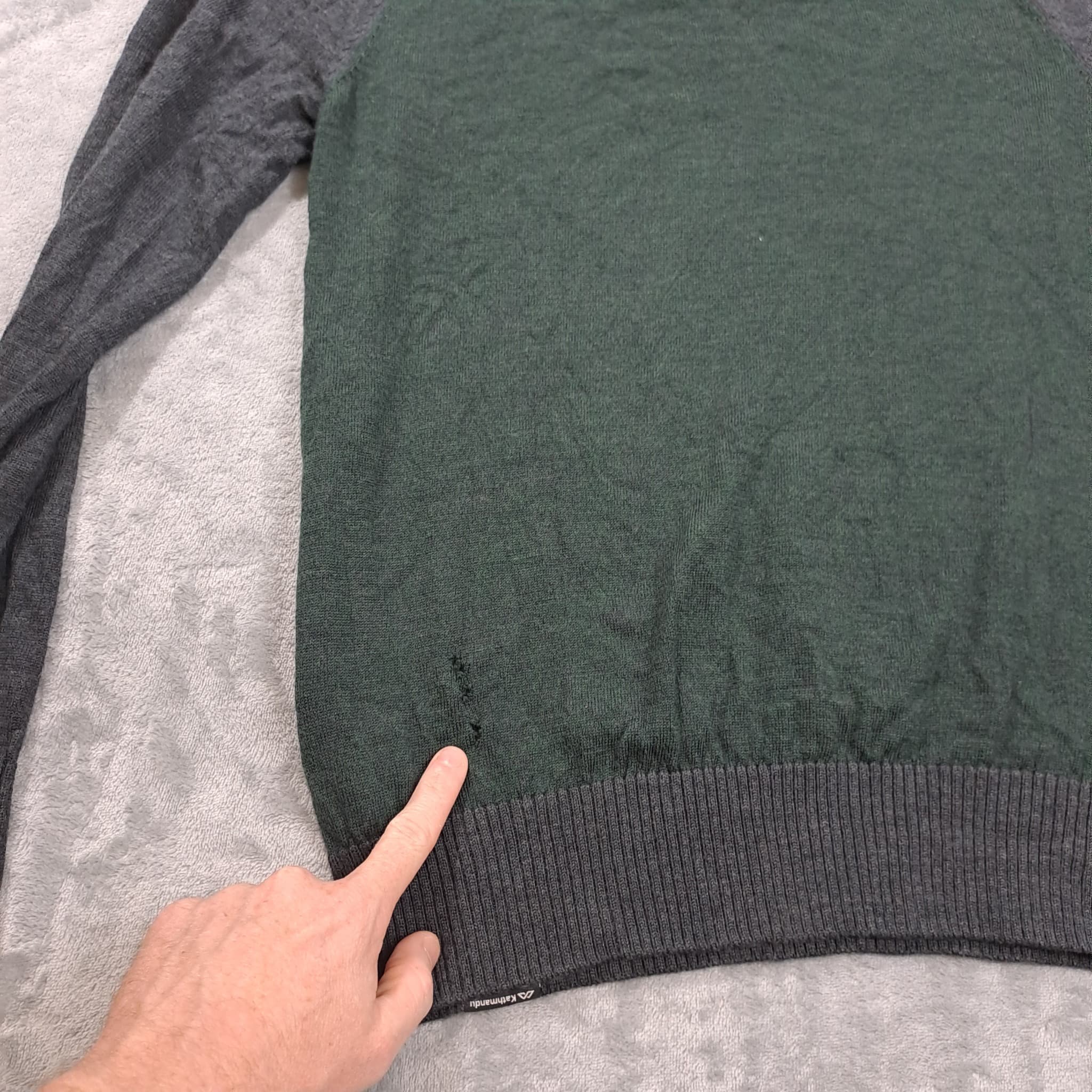 Kathmandu Men's Merino Wool Blend Raglan Crew Neck Sweater Green Grey Size 12 — photo 7 of 7