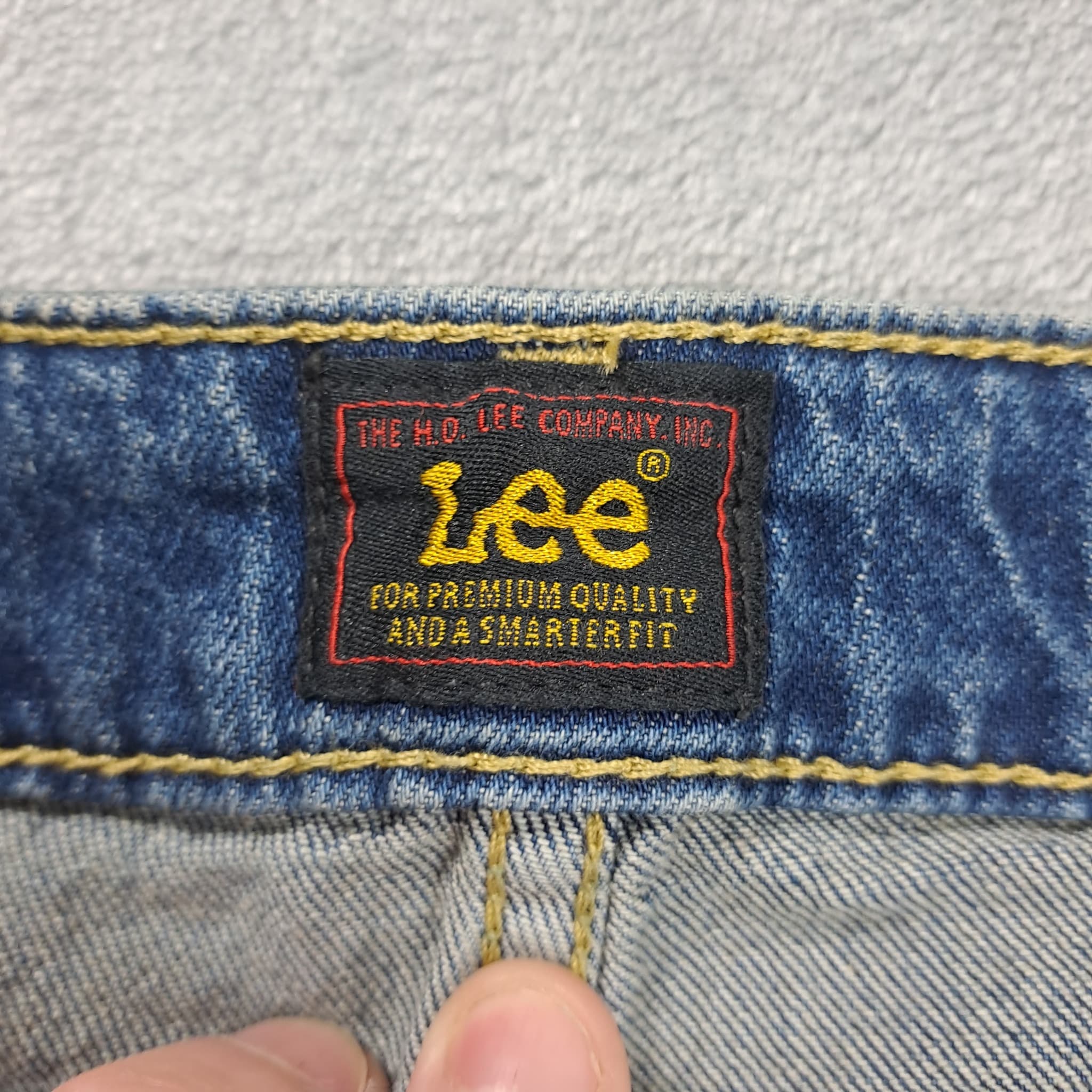 Lee Classic Fit Straight Leg Jeans Women's Size 14 Blue Denim — photo 6 of 8