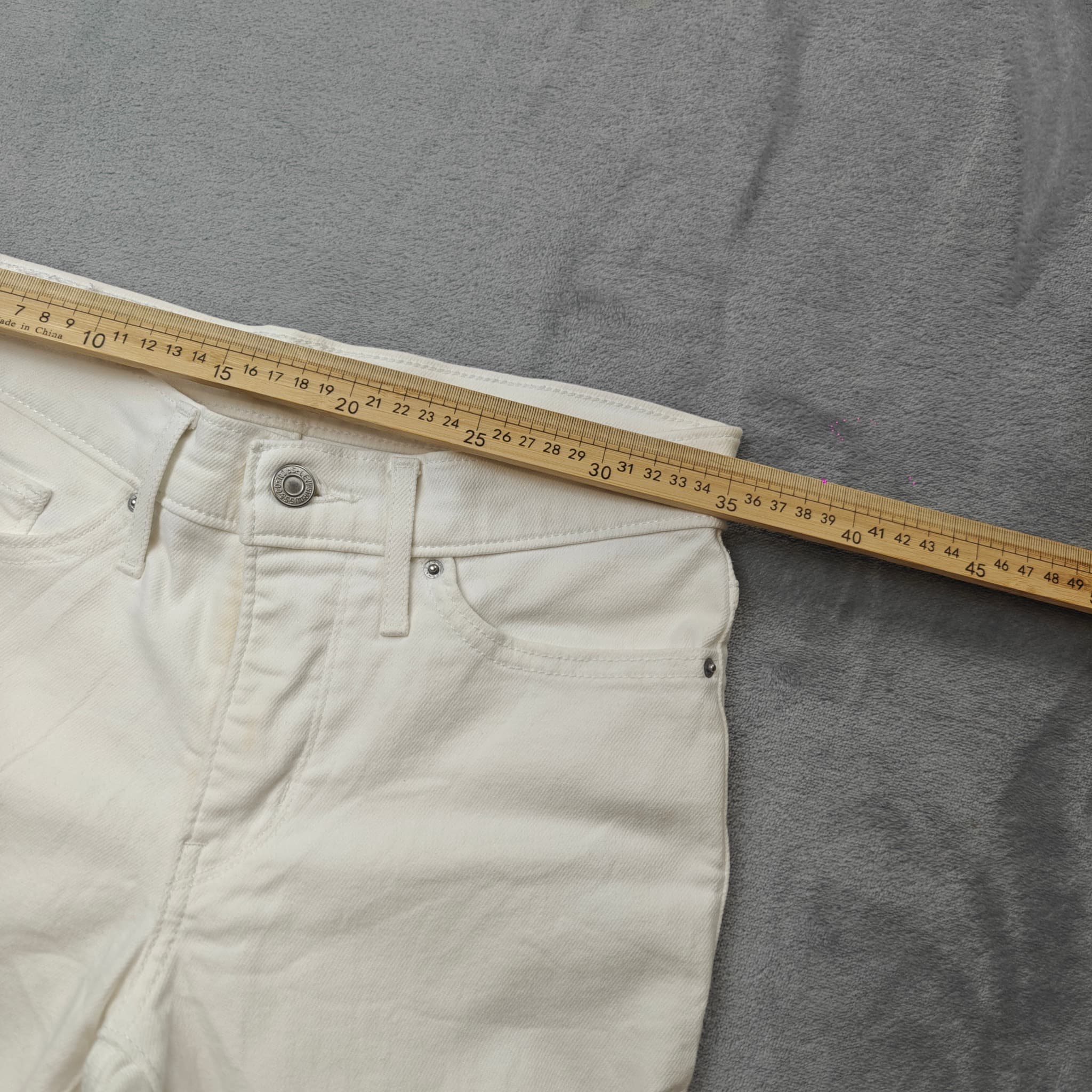 Levi's 311 Shaping Skinny Jeans - White Stretch Denim Women's Size 27 — photo 7 of 9