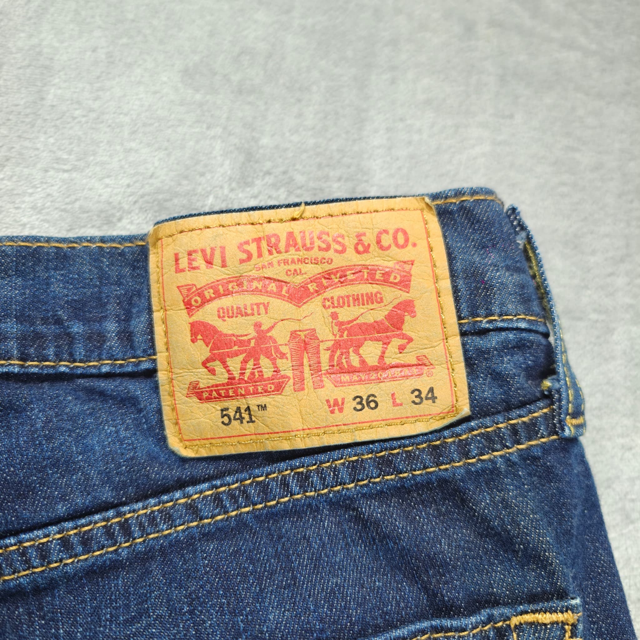 Levi Strauss & Co. 541 Athletic Taper Jeans Men's Size 36 Blue Denim — photo 2 of 5