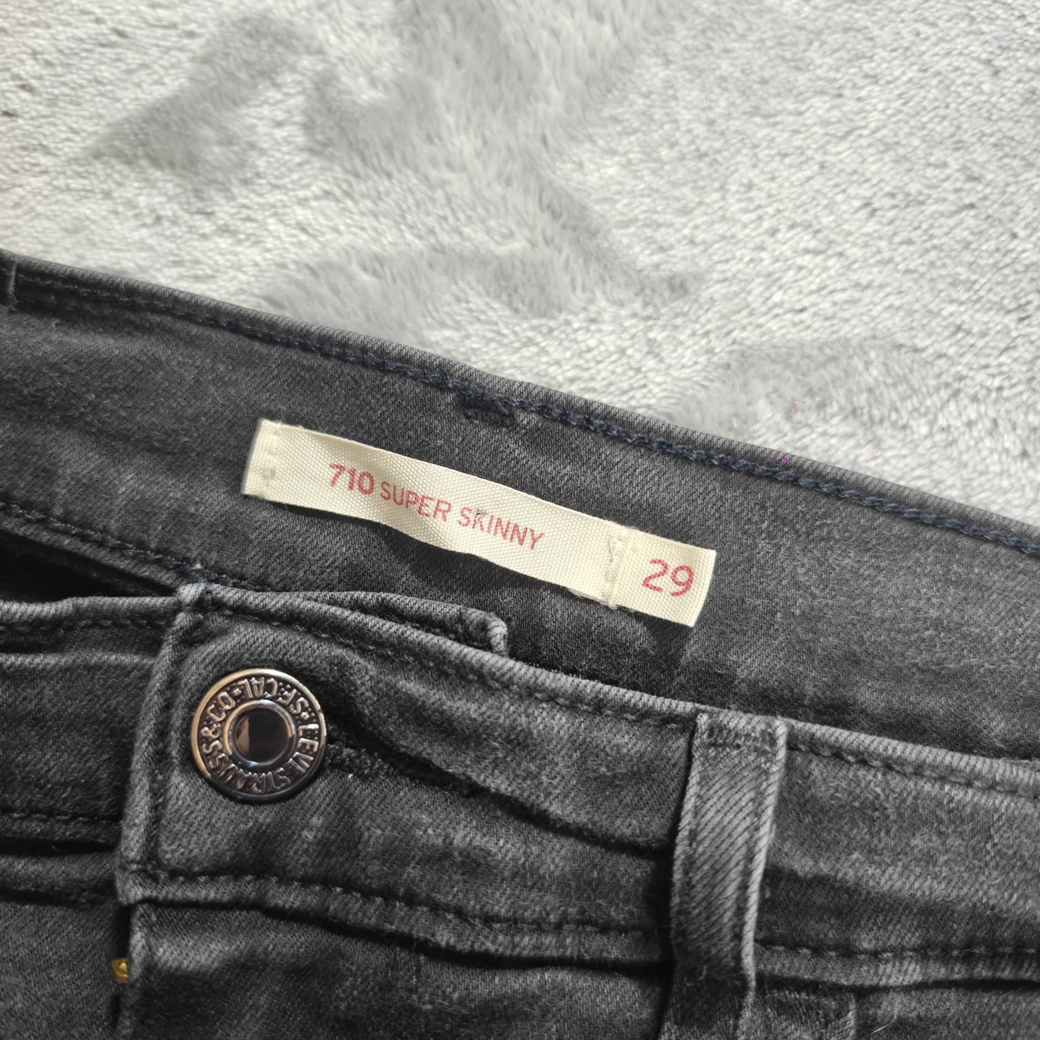 Levi Strauss & Co. 710 Super Skinny Jeans Women's Size 29 Black Stretch Denim — photo 2 of 7