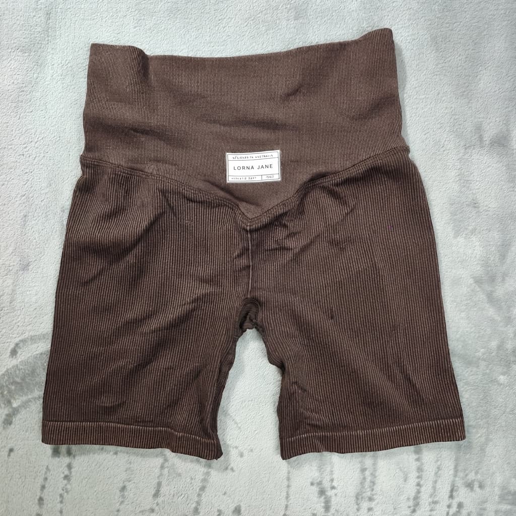 Lorna Jane Ribbed High Waisted Bike Shorts Brown Size XS — photo 1 of 5