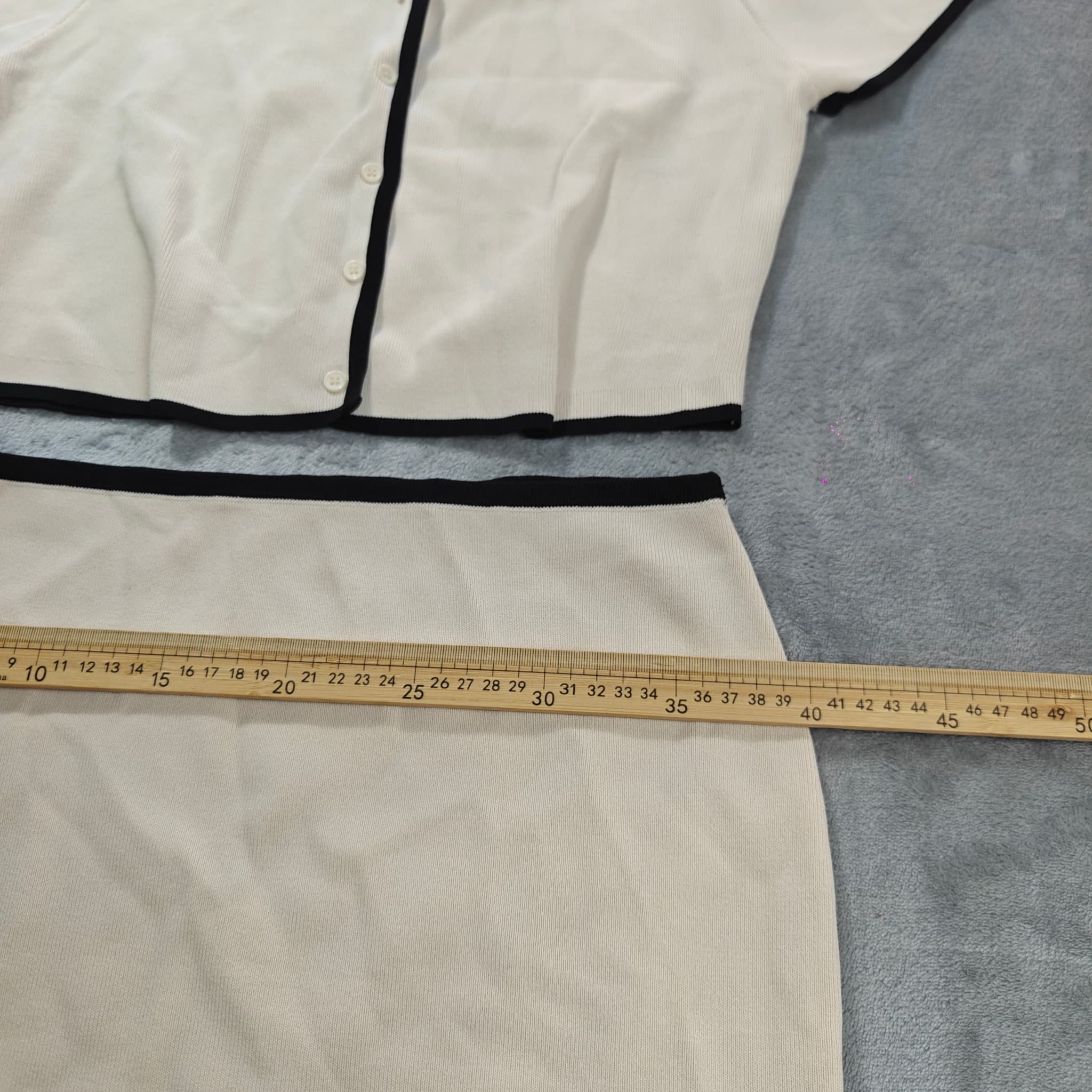 Meshki Knit Two Piece Set Women's Size L Beige Black Contrast Trim — photo 8 of 10