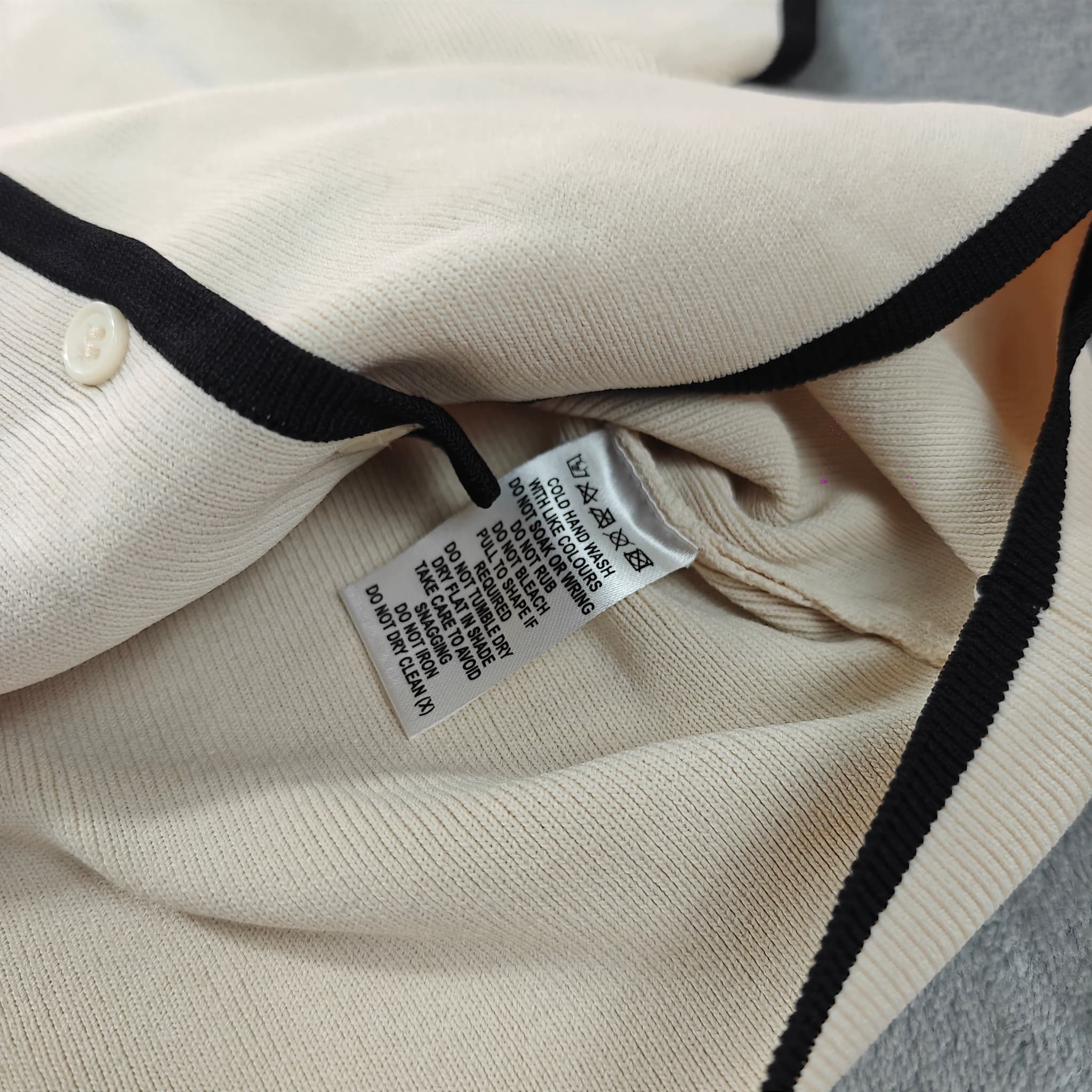 Meshki Knit Two Piece Set Women's Size L Beige Black Contrast Trim — photo 9 of 10