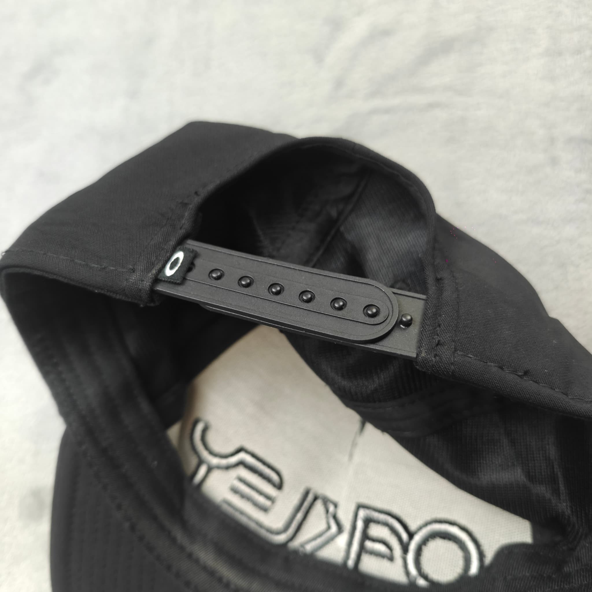 Oakley Men's Black Embroidered Logo Snapback Baseball Cap — photo 5 of 5