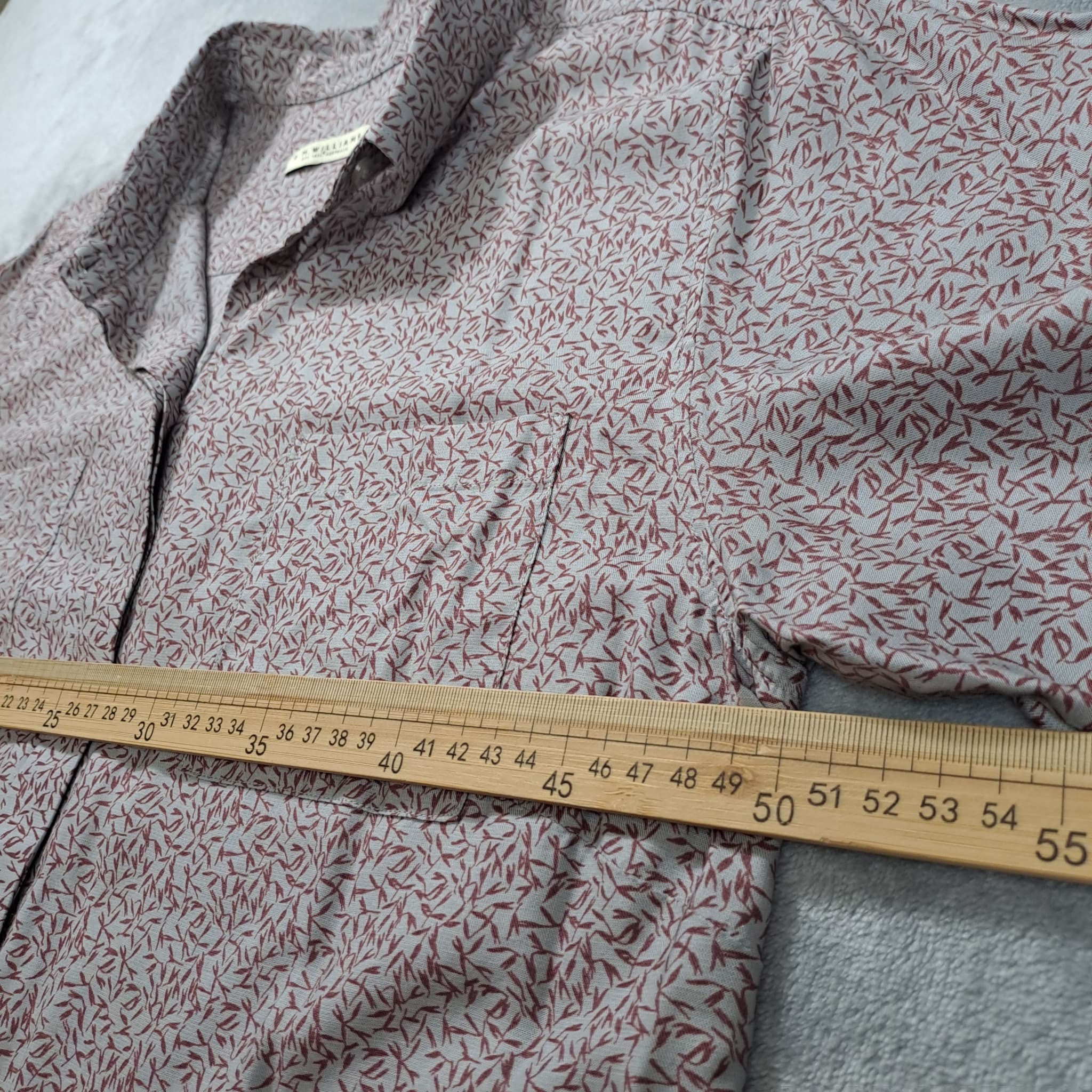R. M. WILLIAMS Women's Long Sleeve Button-Up Shirt Leaf Print Size 12 — photo 3 of 7