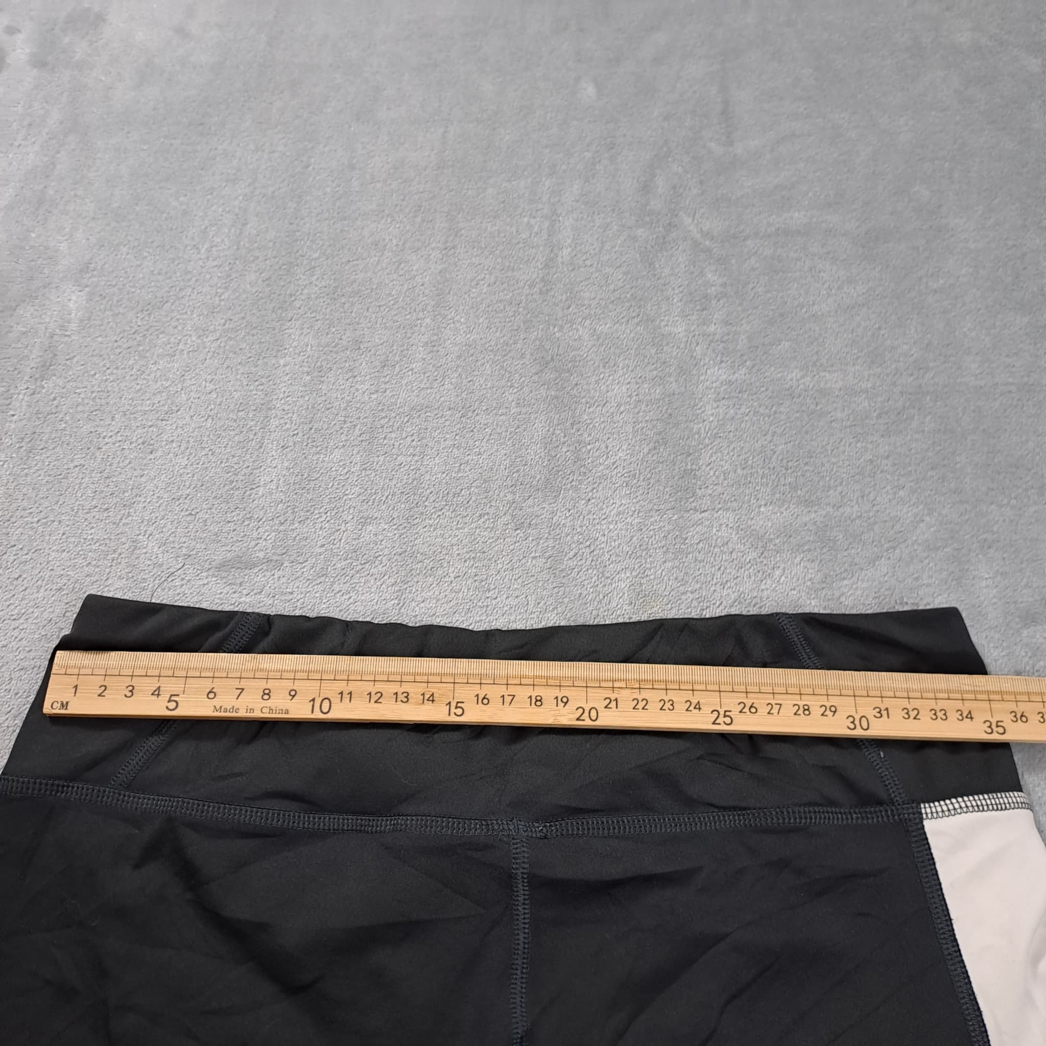 Reebok Women's Speedwick Logo Graphic Bike Shorts Black Size M — photo 7 of 8