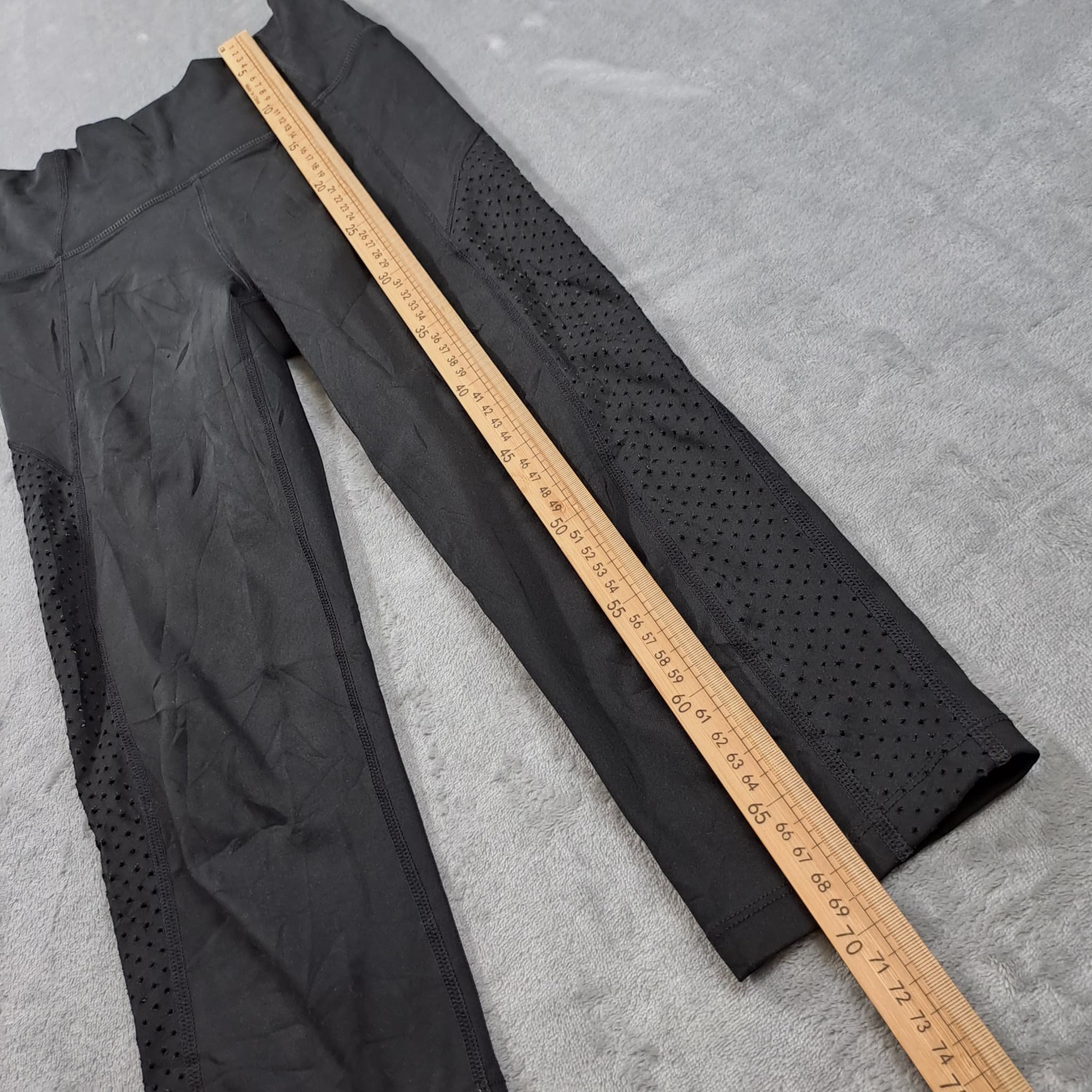 ROCK WEAR Women's Black High-Rise Crop Leggings With Laser-Cut Side Panels Size 8 — photo 4 of 5