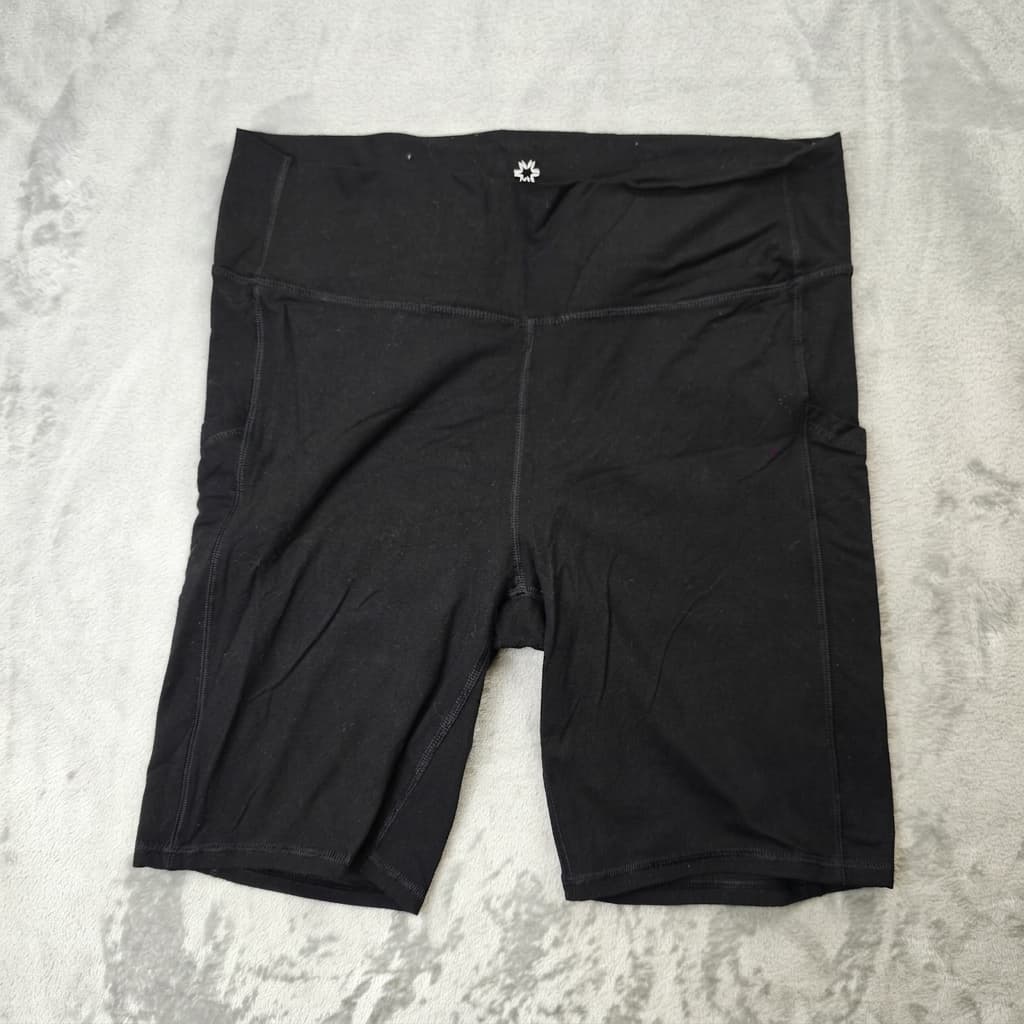 Rockwear Women's High-Waisted Bike Shorts With Side Pockets Black Size 14 — photo 1 of 7