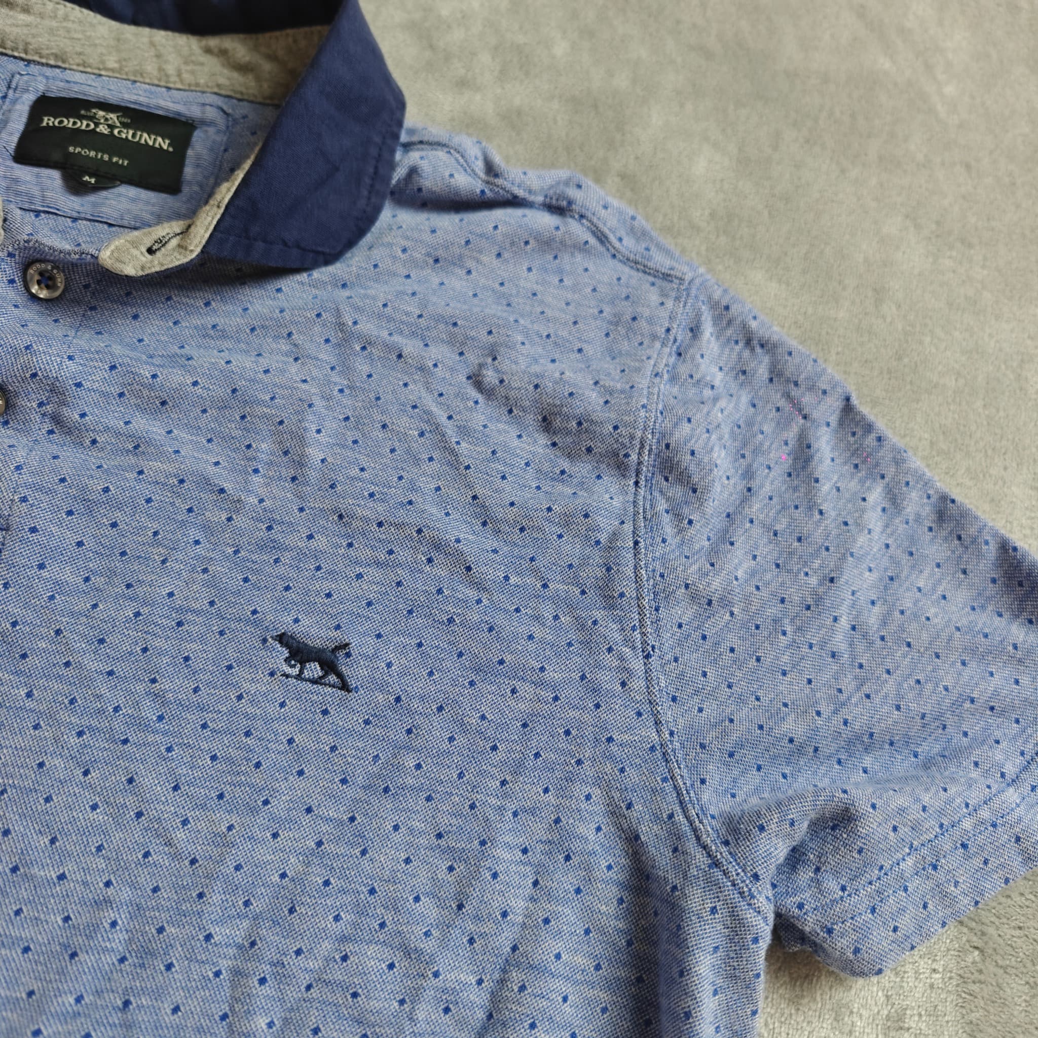 Rodd & Gunn Sports Fit Polo Shirt Men's Size M Blue Dot Print Short Sleeve — photo 3 of 7