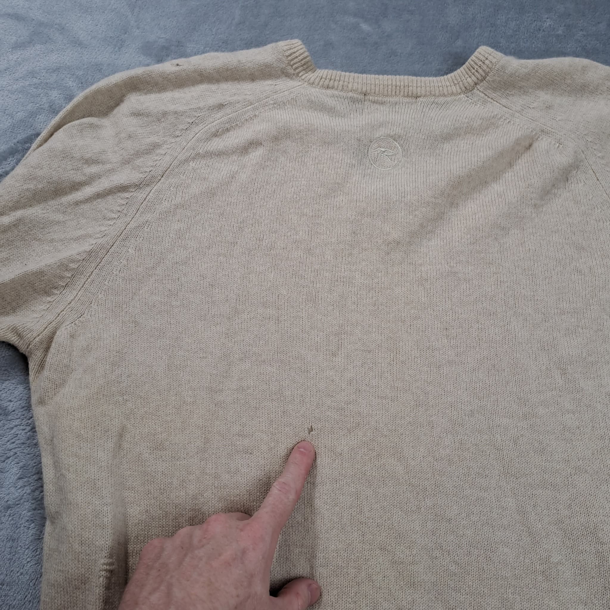 Rogue V-Neck Knit Sweater Men's Size M Beige Pullover — photo 6 of 9