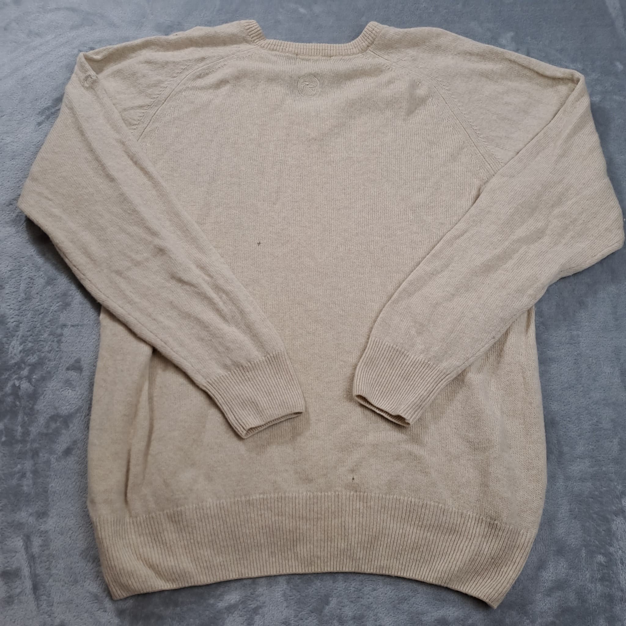 Rogue V-Neck Knit Sweater Men's Size M Beige Pullover — photo 9 of 9