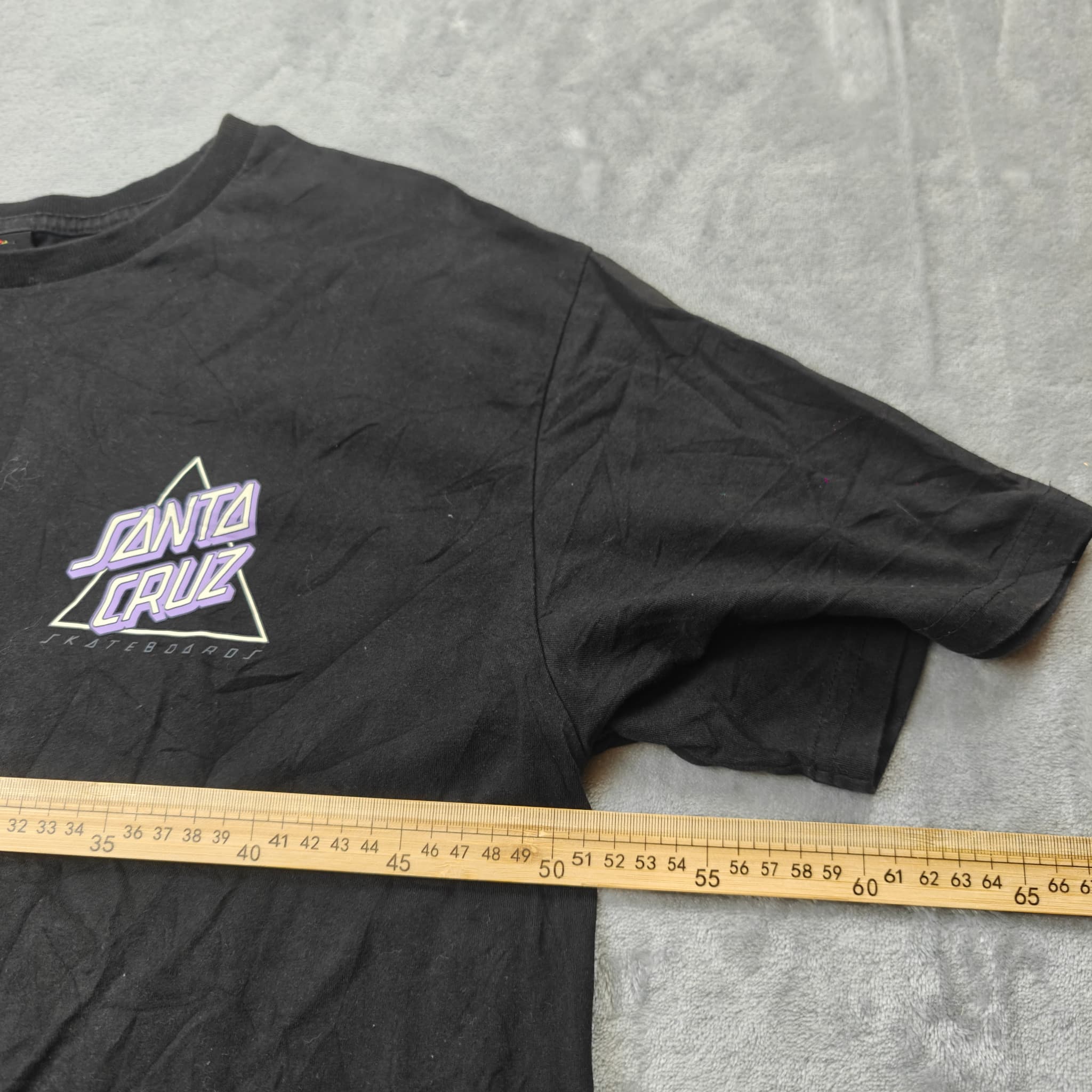 Santa Cruz Skateboards Triangle Logo Graphic T-Shirt Woman's Size 14 Black — photo 5 of 7