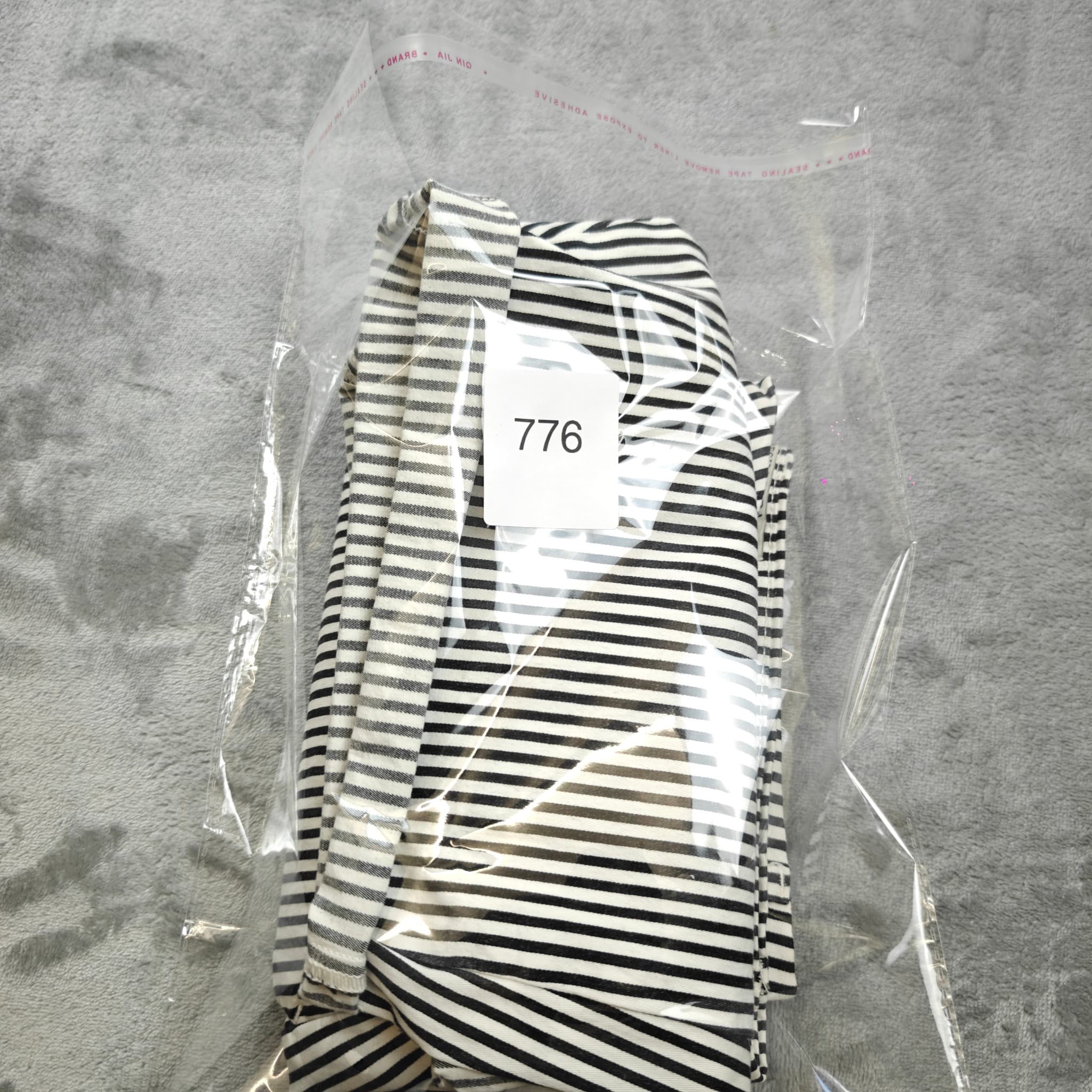 Scotch & Soda Class of '77 Slim Chino Shorts Striped Navy White Size 30 — photo 6 of 6