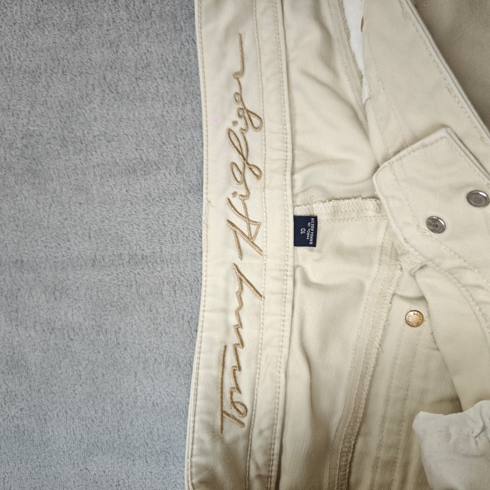 Tommy Hilfiger Women's Beige Khaki Raw Hem Denim Shorts Size 10 — photo 4 of 8