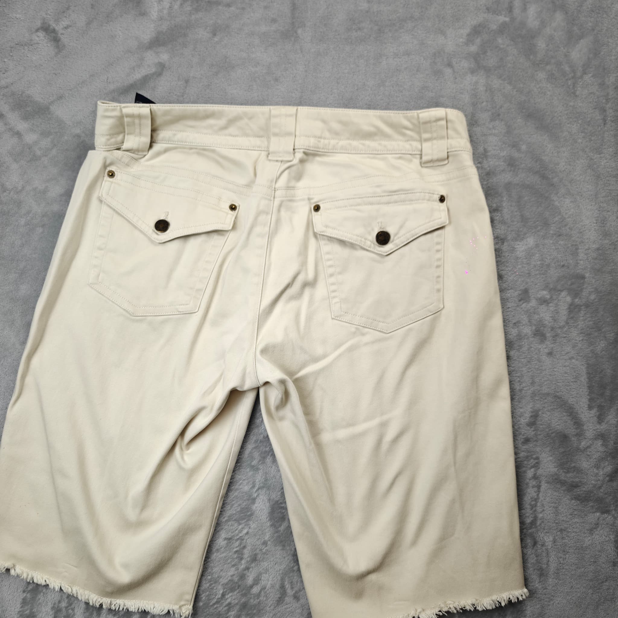 Tommy Hilfiger Women's Beige Khaki Raw Hem Denim Shorts Size 10 — photo 7 of 8