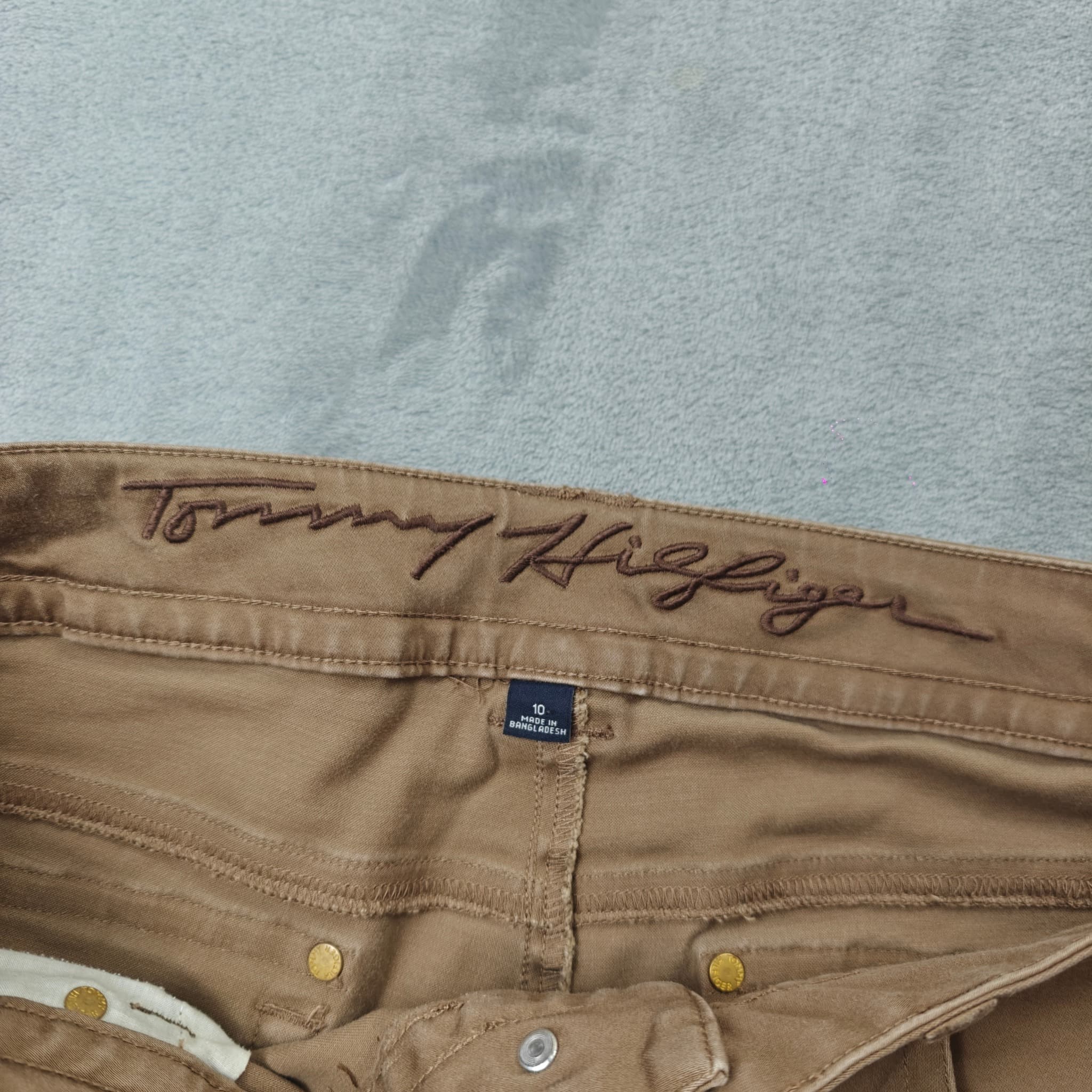 Tommy Hilfiger Women's Khaki Raw Hem Denim Shorts Size 10 — photo 3 of 7