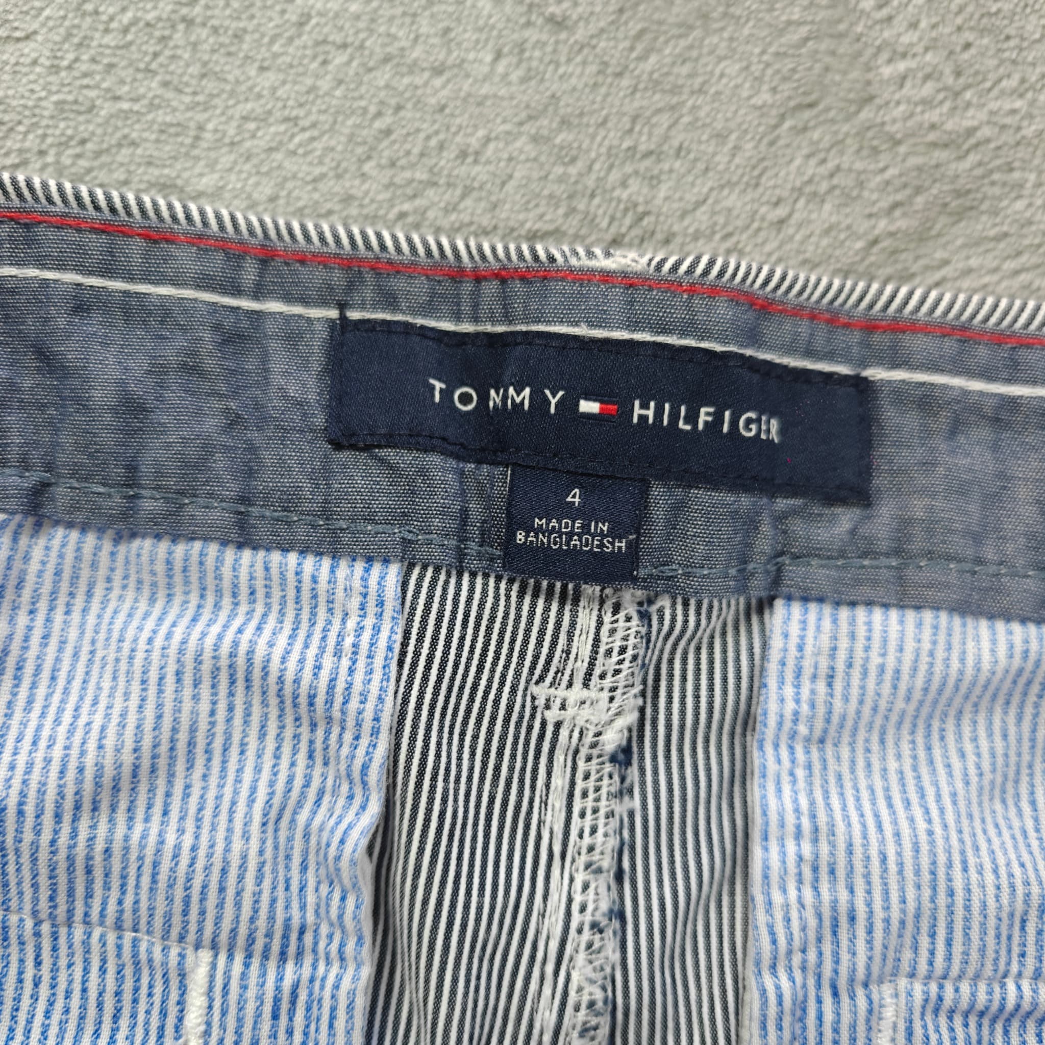 Tommy Hilfiger Women's Seersucker Striped Chino Shorts Blue White Size 4 — photo 3 of 7