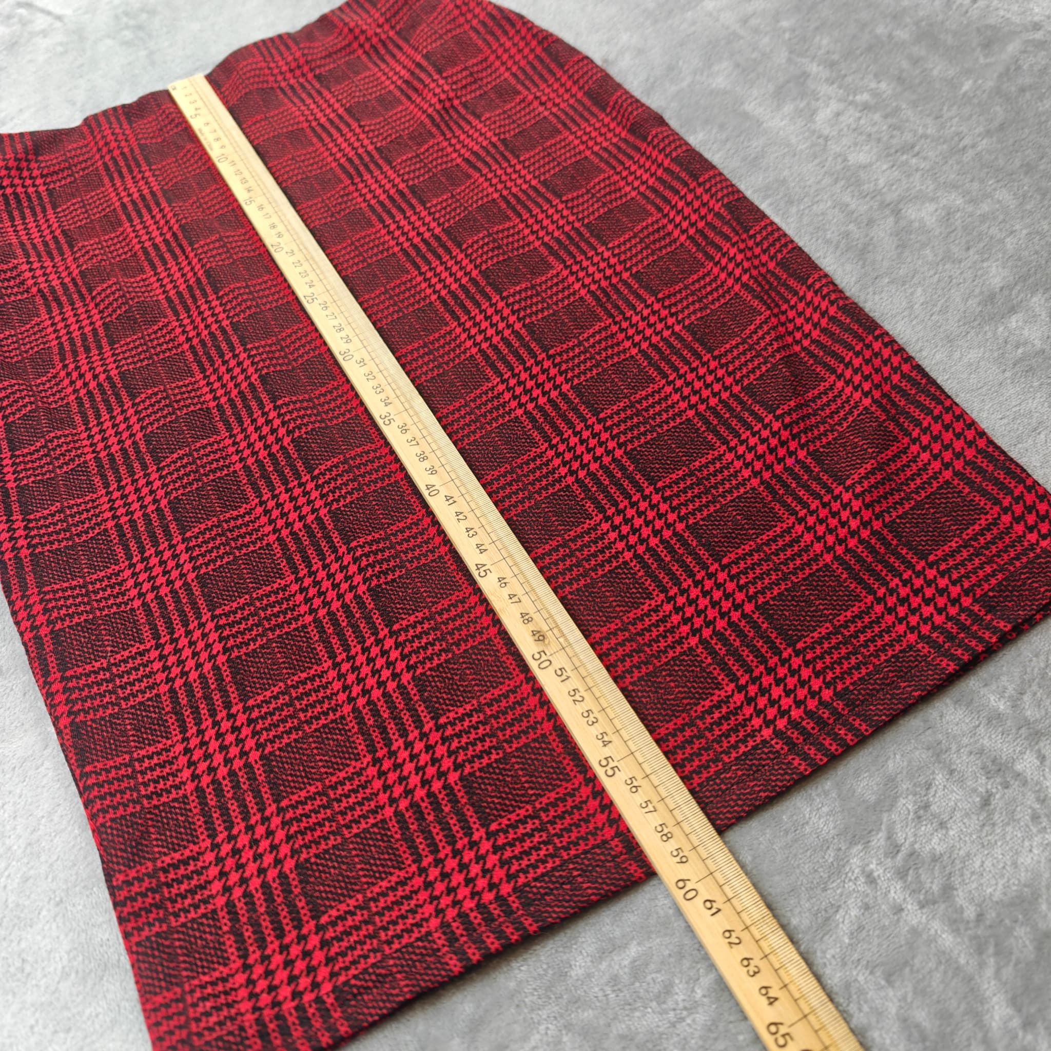 Valleygirl Red and Black Plaid Pencil Skirt Size S — photo 4 of 8