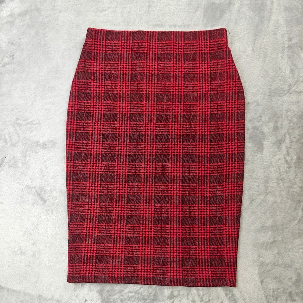 Valleygirl Red and Black Plaid Pencil Skirt Size S — photo 1 of 8
