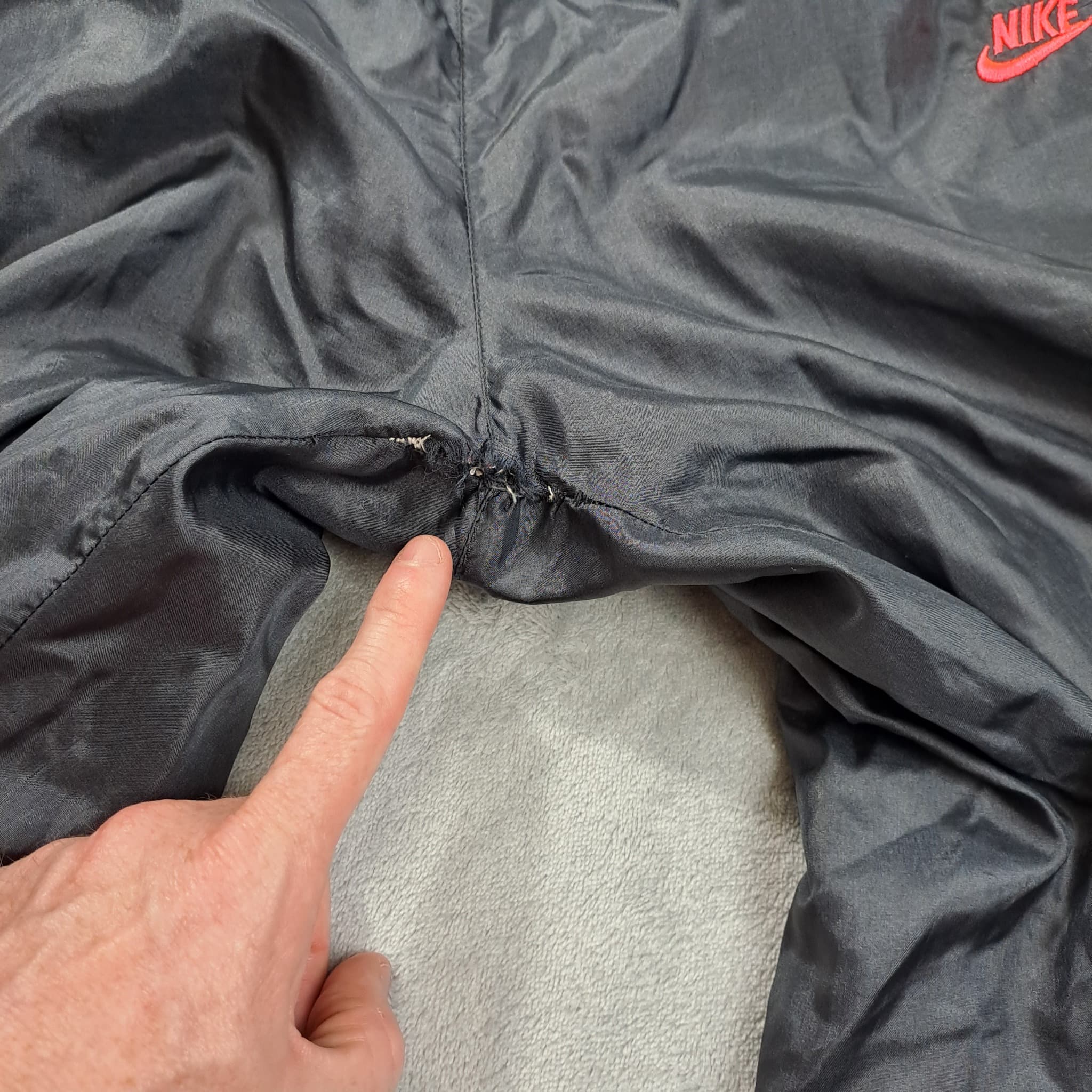 Vintage 90s Nike Nylon Track Pants Men's Size Large Black Purple Windbreaker — photo 6 of 7