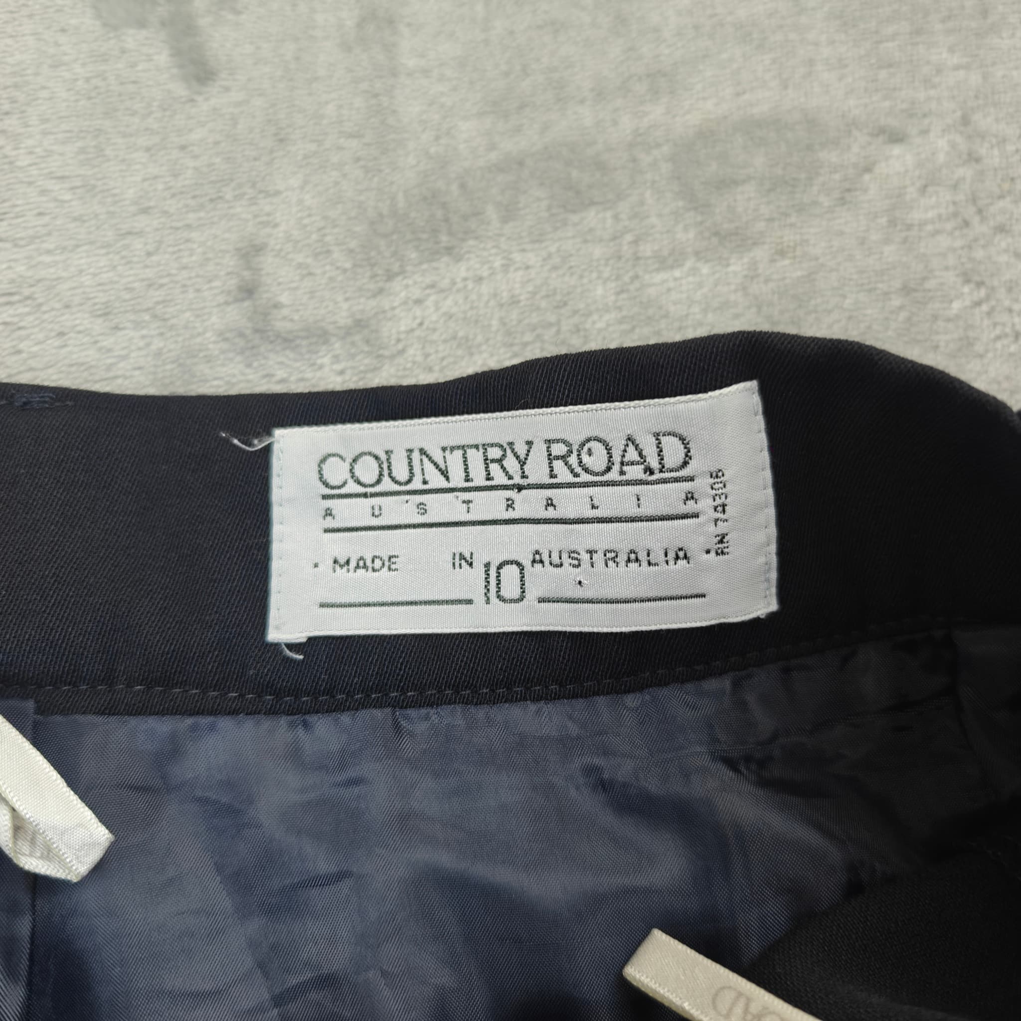 Vintage Country Road Midi Skirt Woman's Size 10 Black Pure Wool — photo 2 of 7