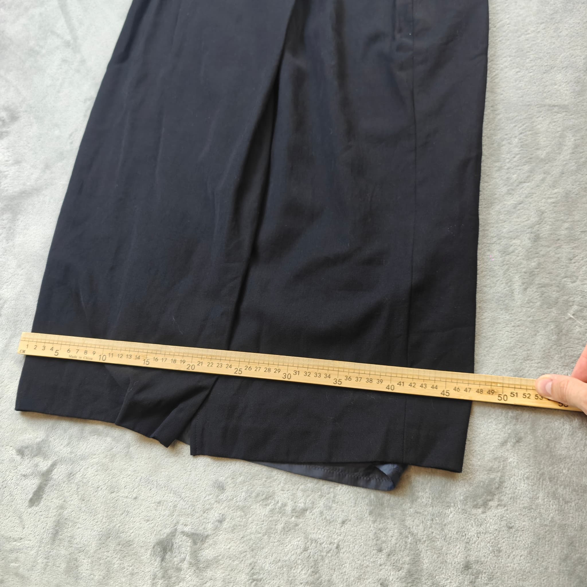 Vintage Country Road Midi Skirt Woman's Size 10 Black Pure Wool — photo 5 of 7