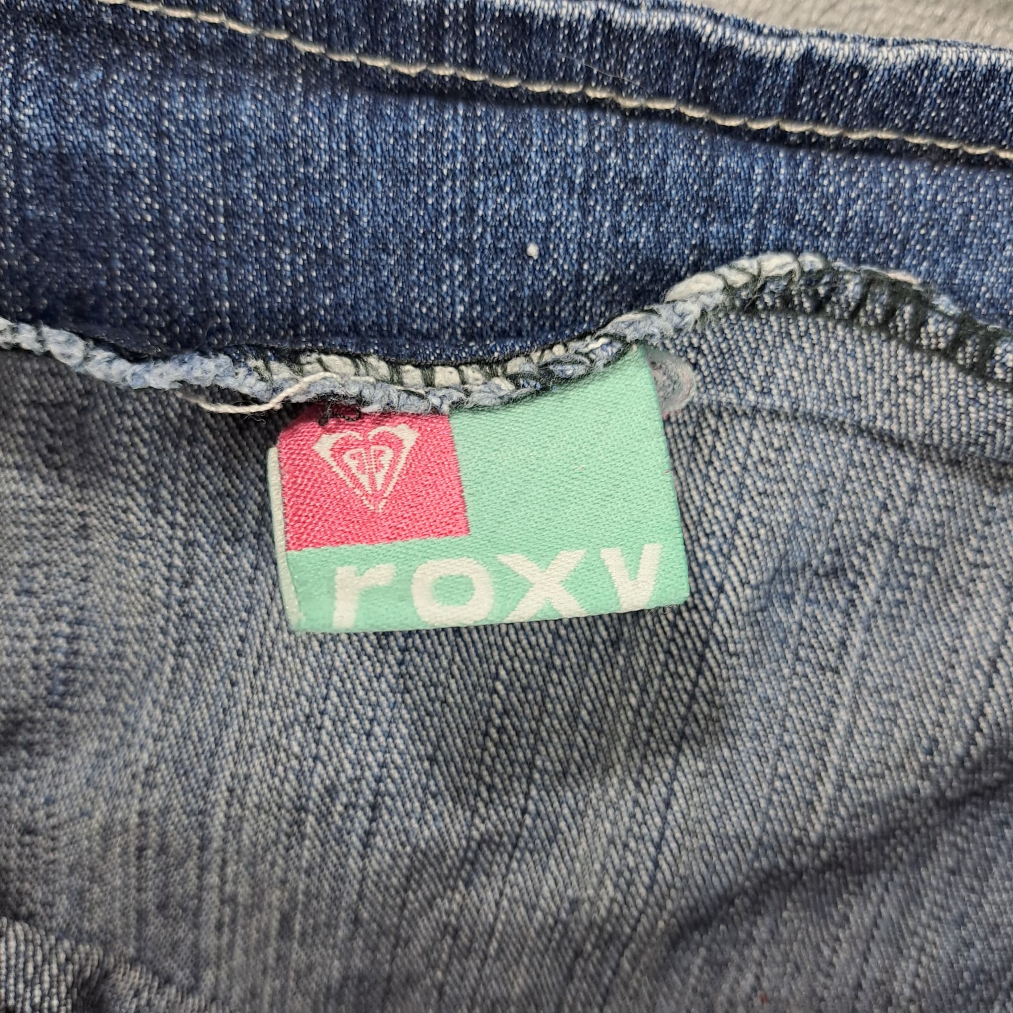 Vintage Roxy Y2K Acid Wash Denim Mini Skirt Size S — photo 3 of 7