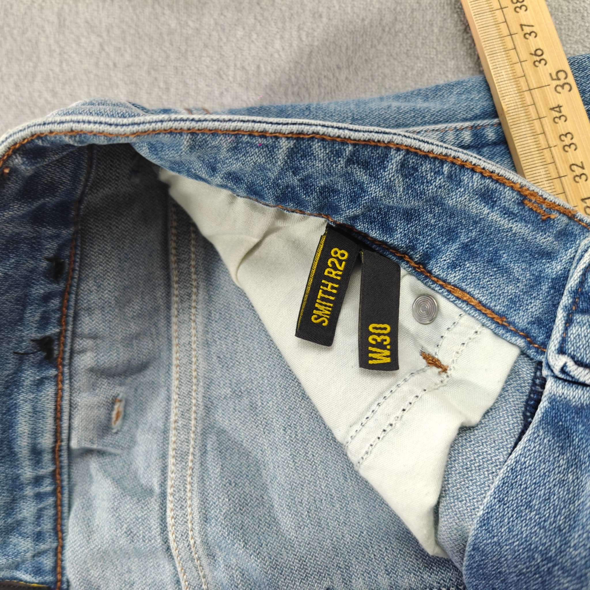Wrangler Authentic Denim Jeans Men's Size 30 Light Blue Stretch — photo 3 of 6