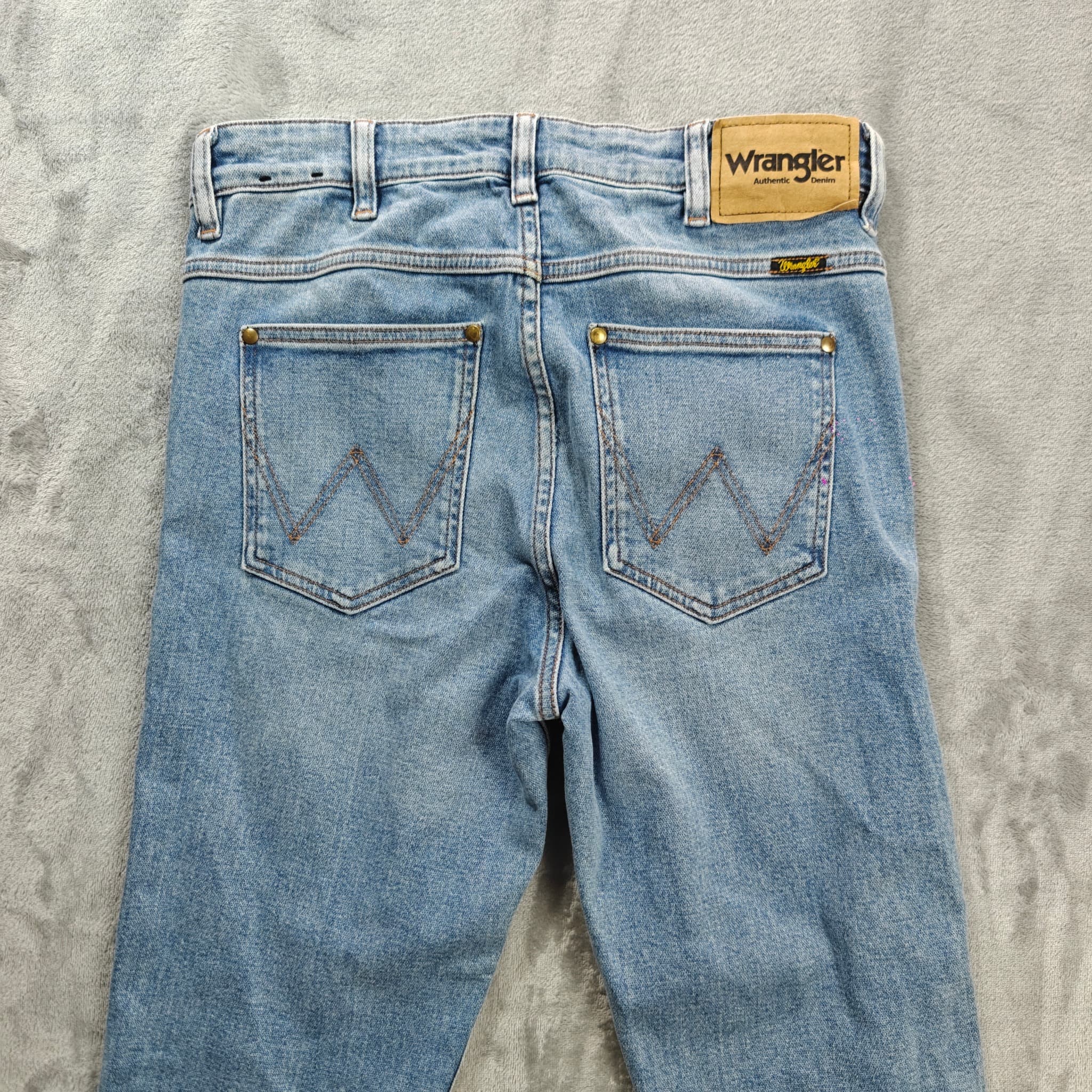 Wrangler Authentic Denim Jeans Men's Size 30 Light Blue Stretch — photo 6 of 6