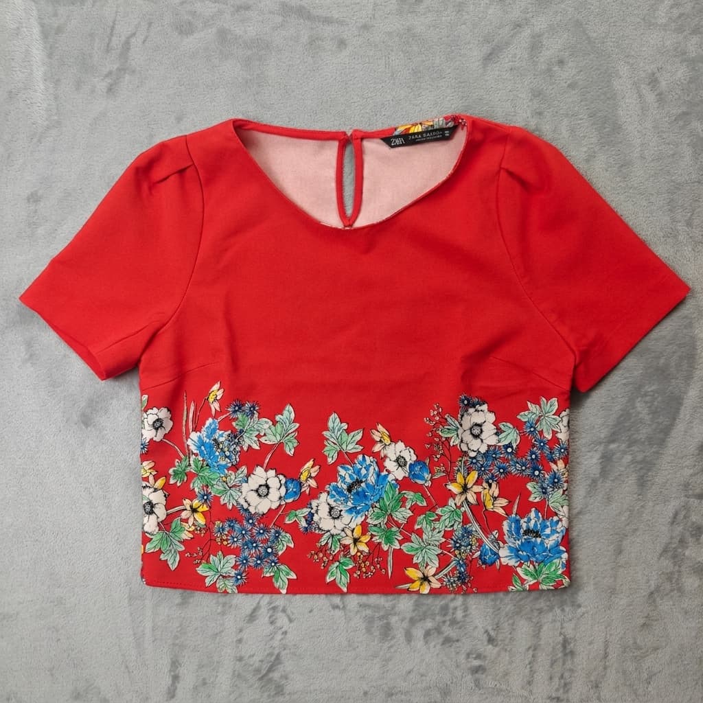 Zara Floral Print Crop Top Woman's Small Red Flowers Made in Spain — photo 1 of 7