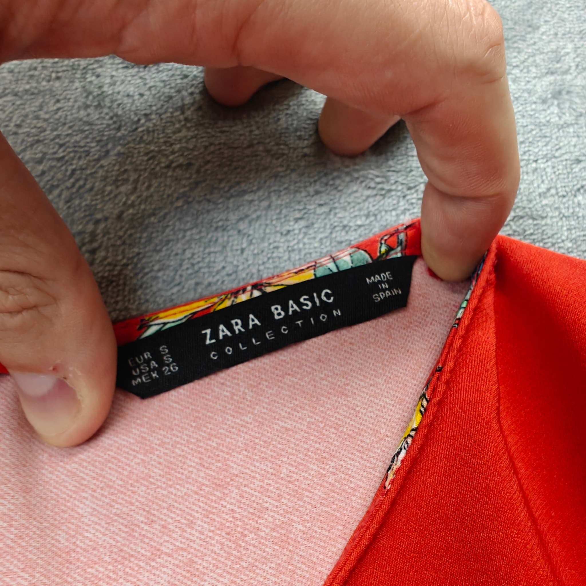 Zara Floral Print Crop Top Woman's Small Red Flowers Made in Spain — photo 2 of 7