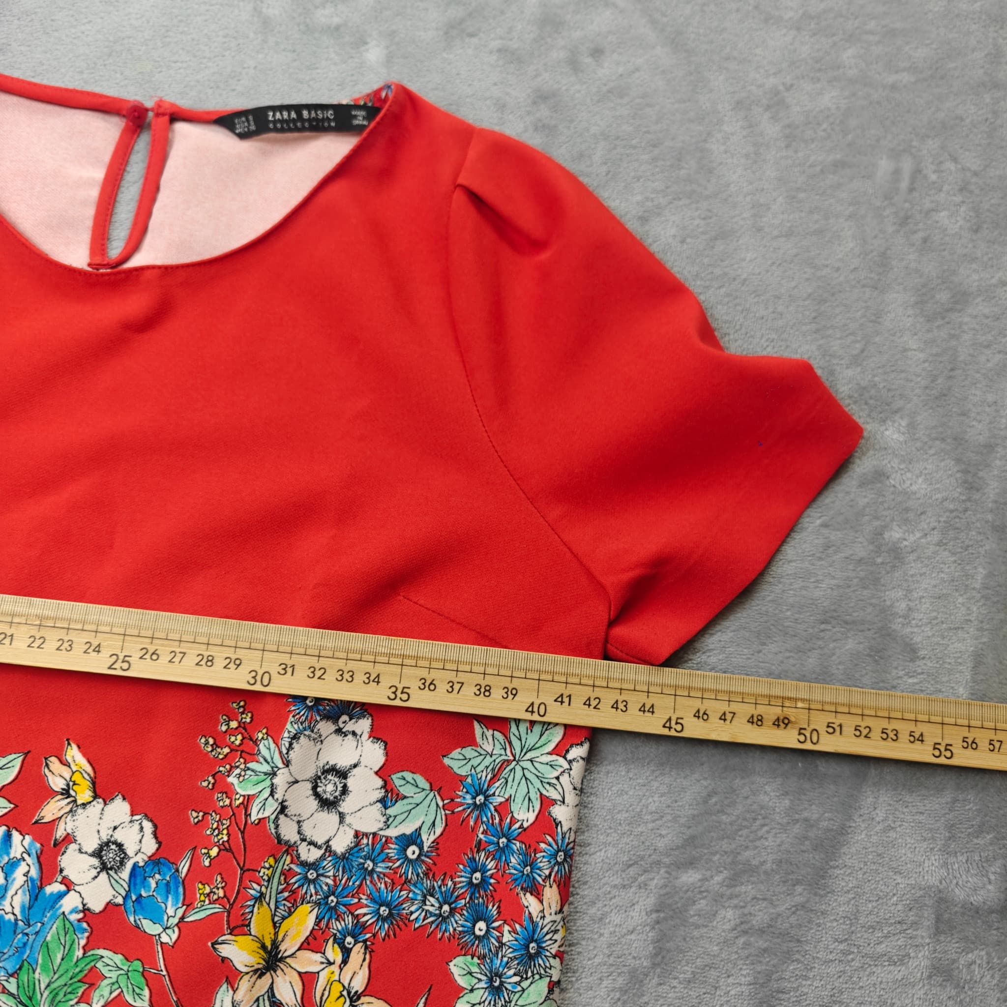 Zara Floral Print Crop Top Woman's Small Red Flowers Made in Spain — photo 4 of 7