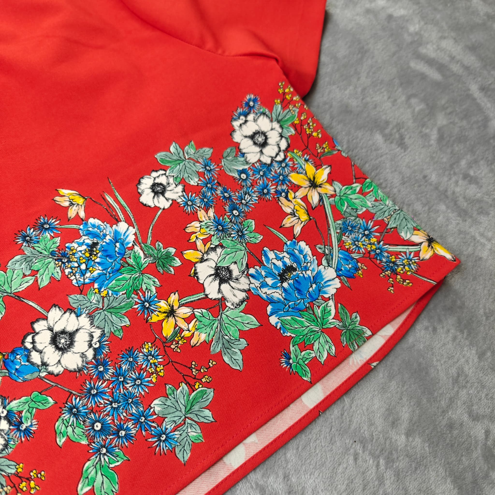 Zara Floral Print Crop Top Woman's Small Red Flowers Made in Spain — photo 7 of 7