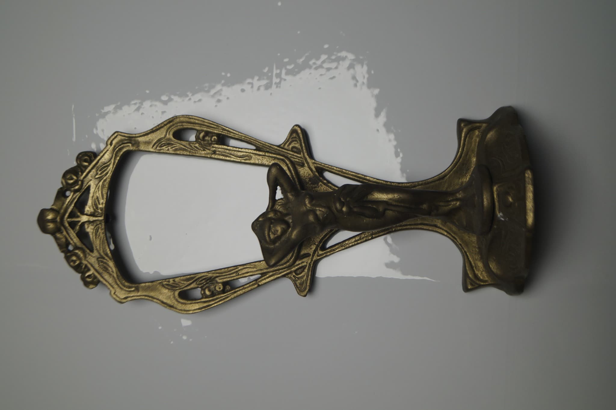 Art Nouveau Style Brass Figural Hand Mirror Frame - Vintage Decorative Stand — photo 3 of 7