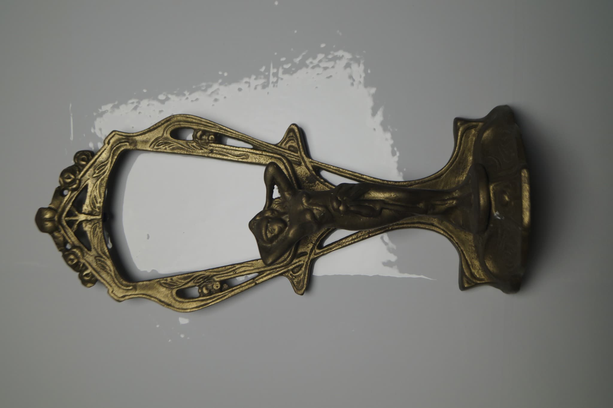 Art Nouveau Style Brass Figural Hand Mirror Frame - Vintage Decorative Stand — photo 4 of 7