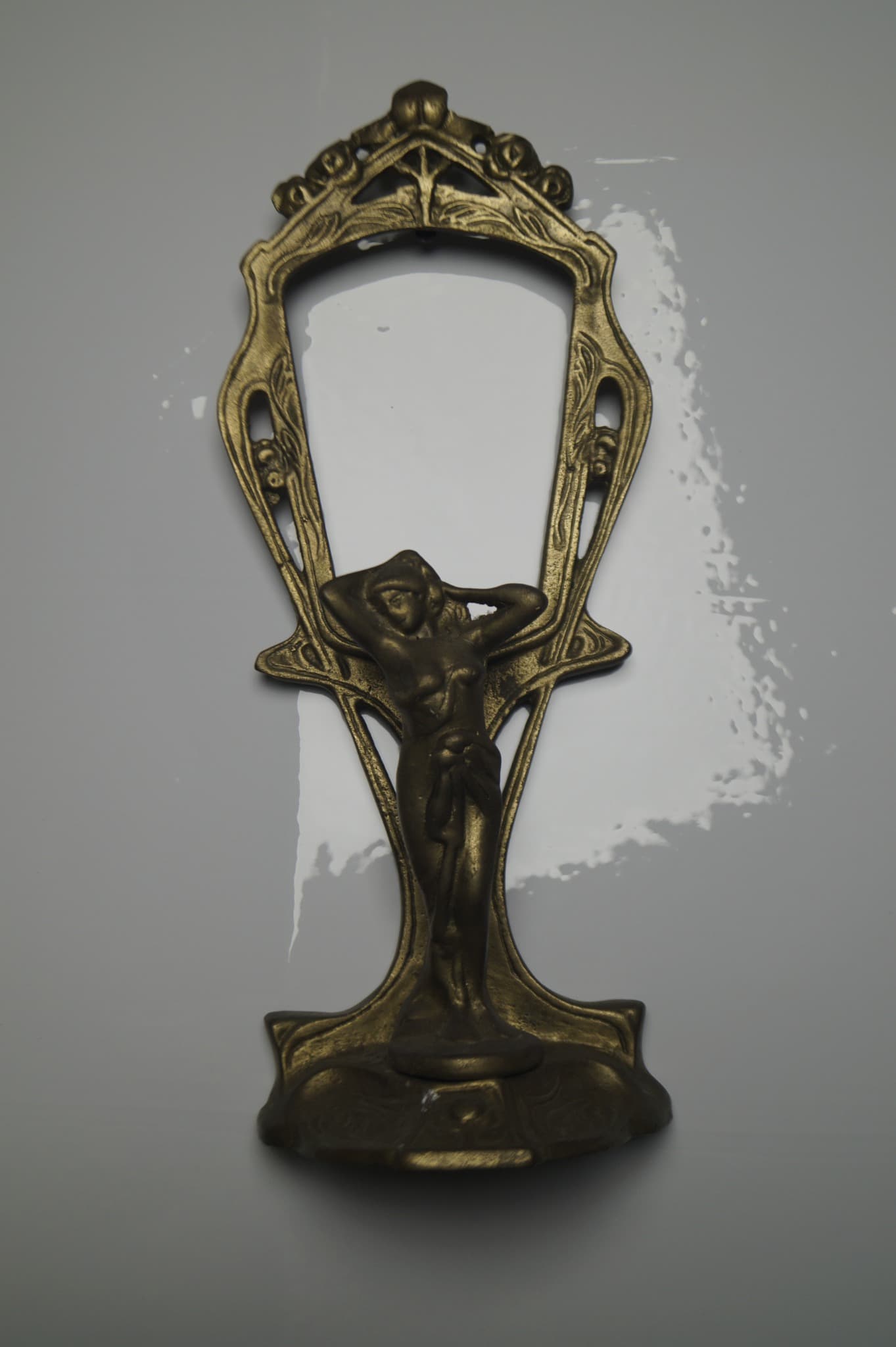 Art Nouveau Style Brass Figural Hand Mirror Frame - Vintage Decorative Stand — photo 5 of 7