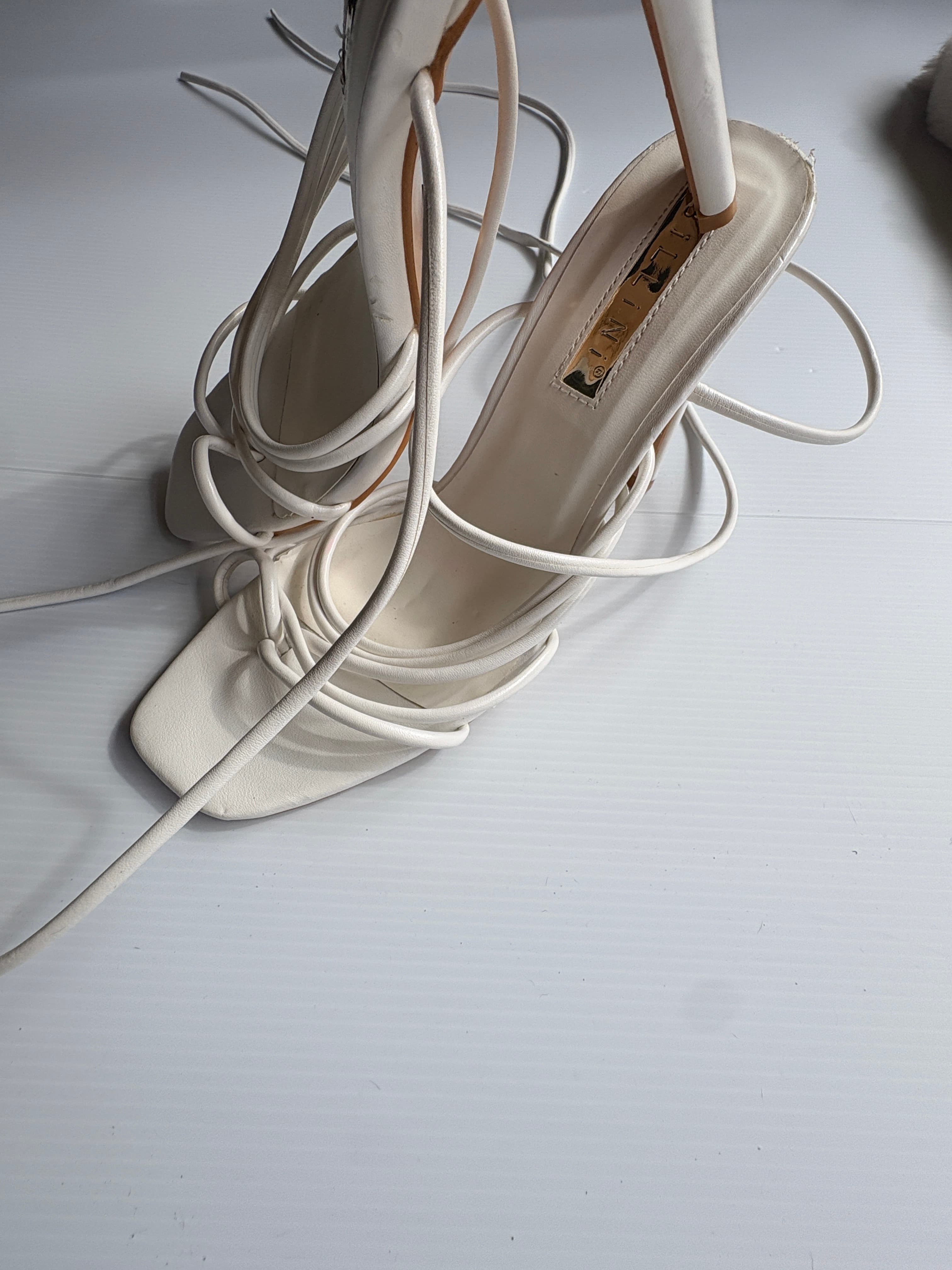 Billini Iggy Lace-Up Strappy Heels White AU 7 — photo 5 of 6