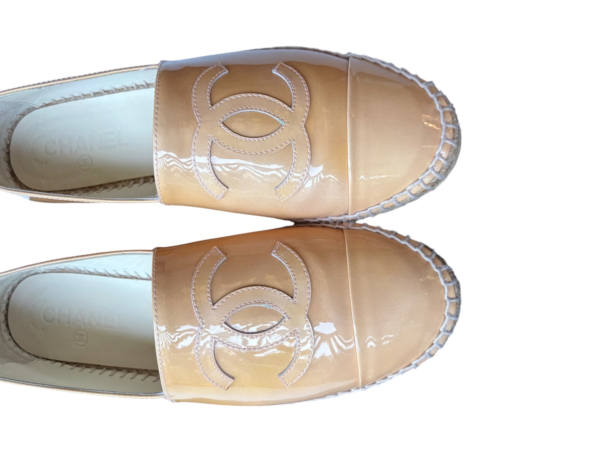 CHANEL CC Logo Espadrilles Beige Patent Leather size 39 — photo 16 of 18