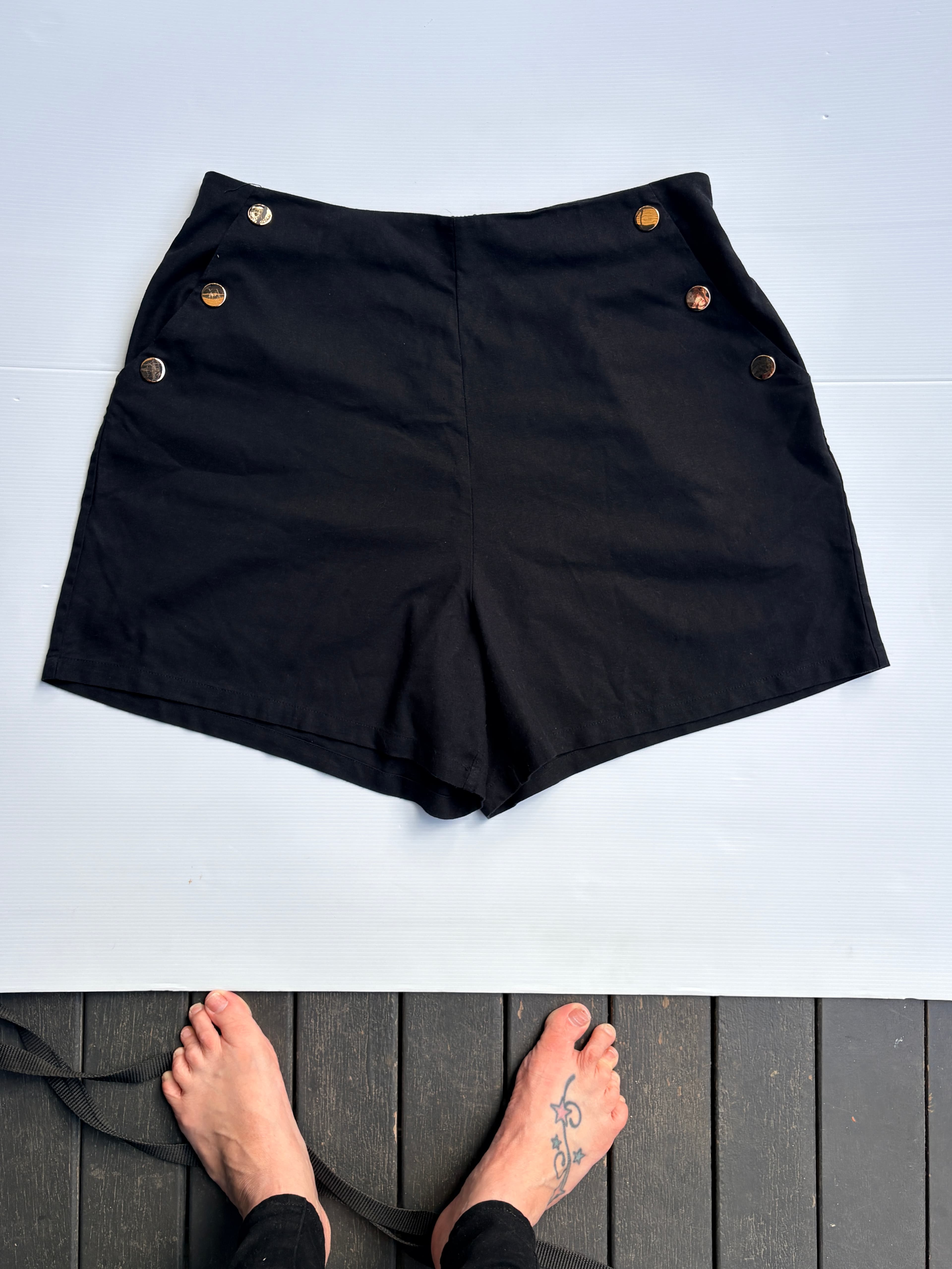 City Chic Casual Shorts Black Size S — photo 4 of 4