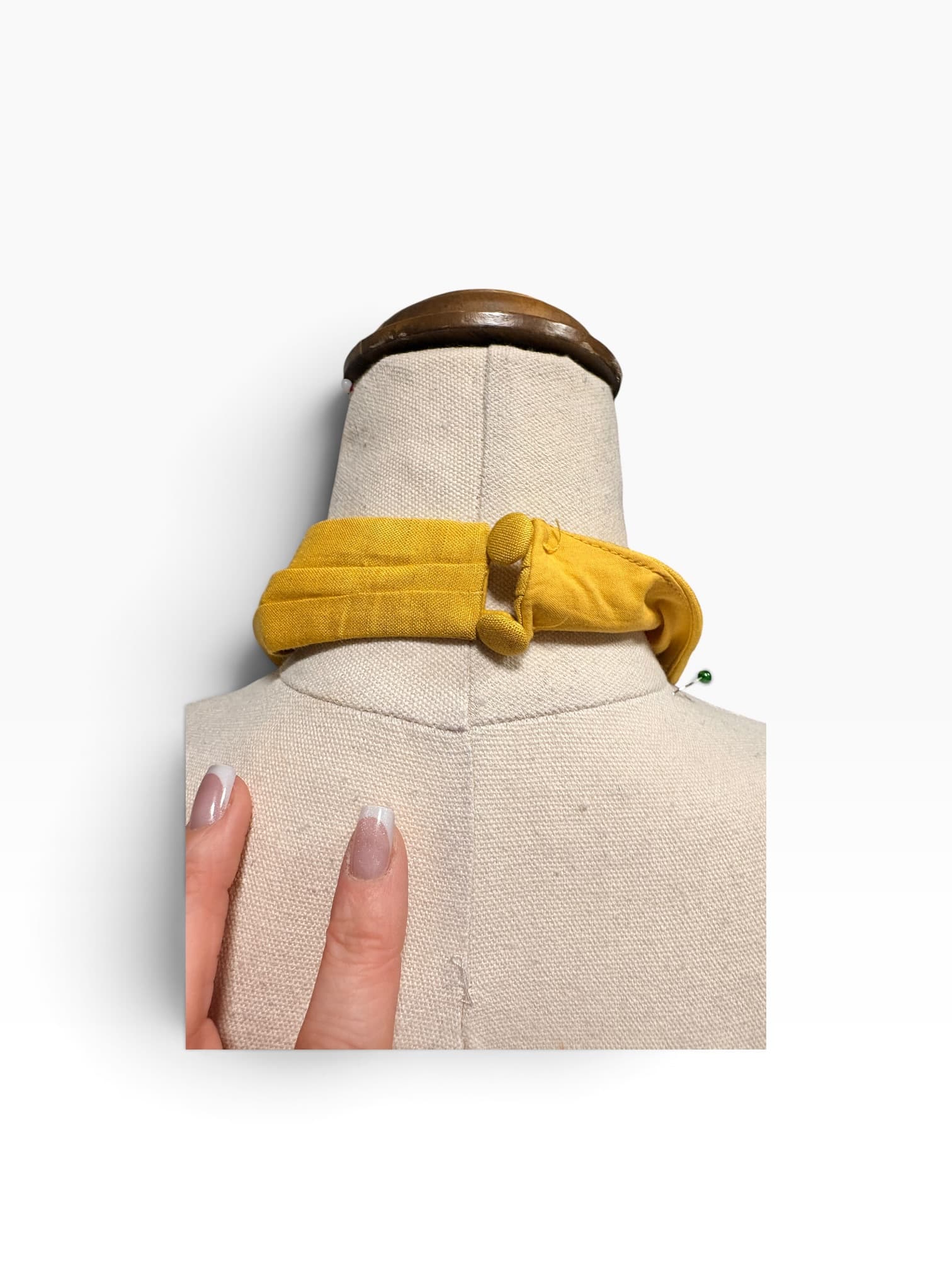 Forever New Linen-Blend Halter Neck Jumpsuit Yellow — photo 5 of 9
