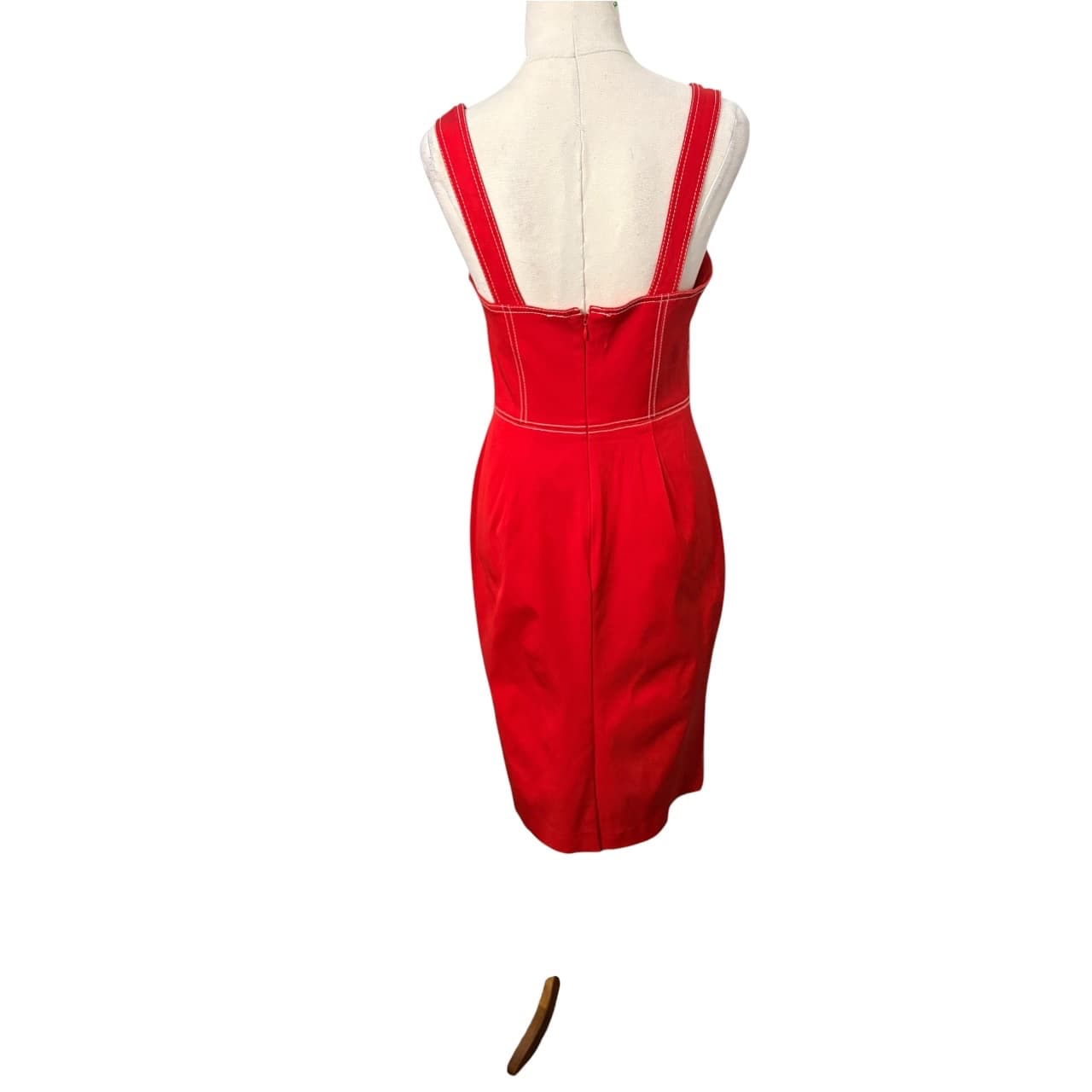 Red Sleeveless Midi Dress With Contrast Stitching — photo 5 of 7