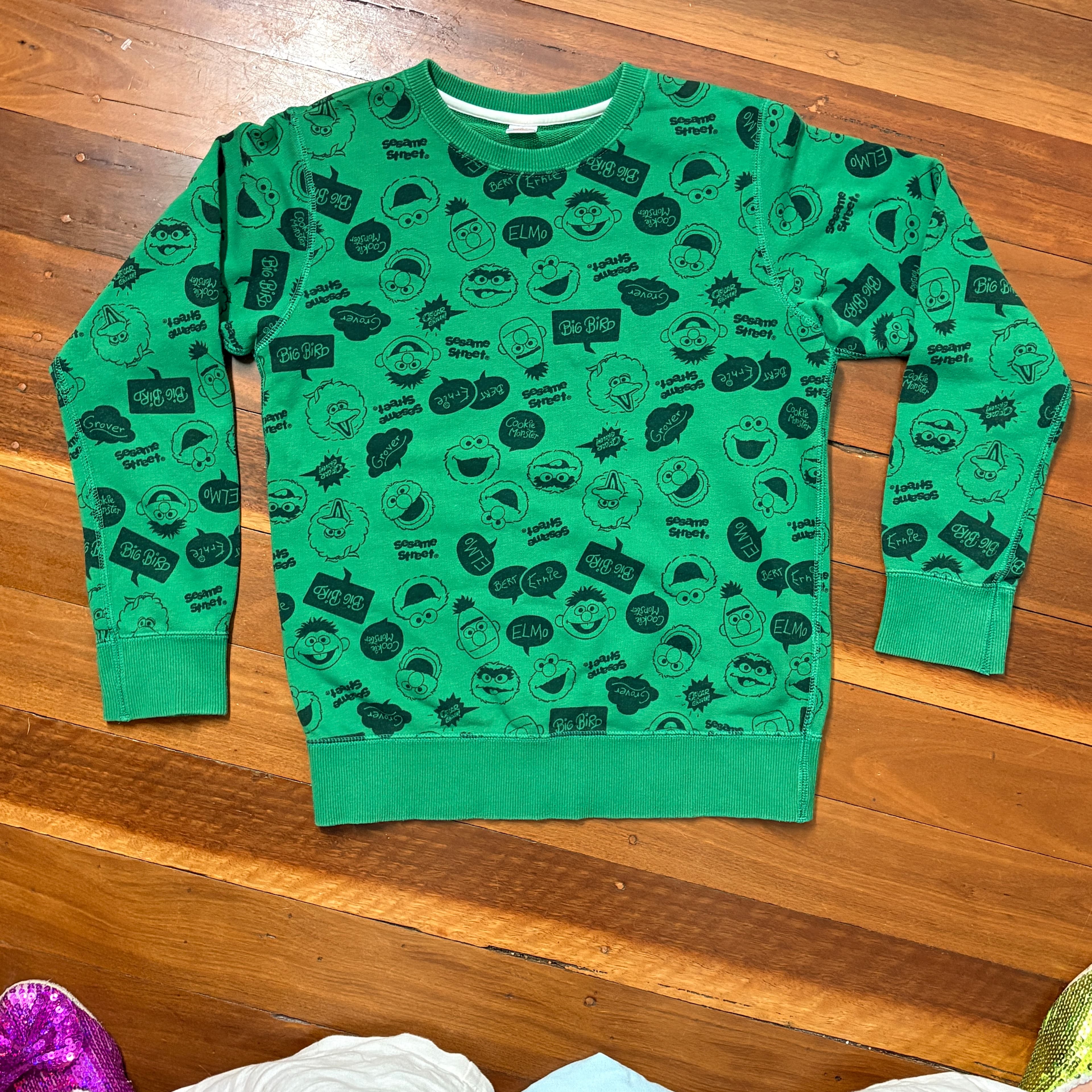 Uniqlo Sesame Street Character Print Sweatshirt Green Kids 140 — photo 5 of 5