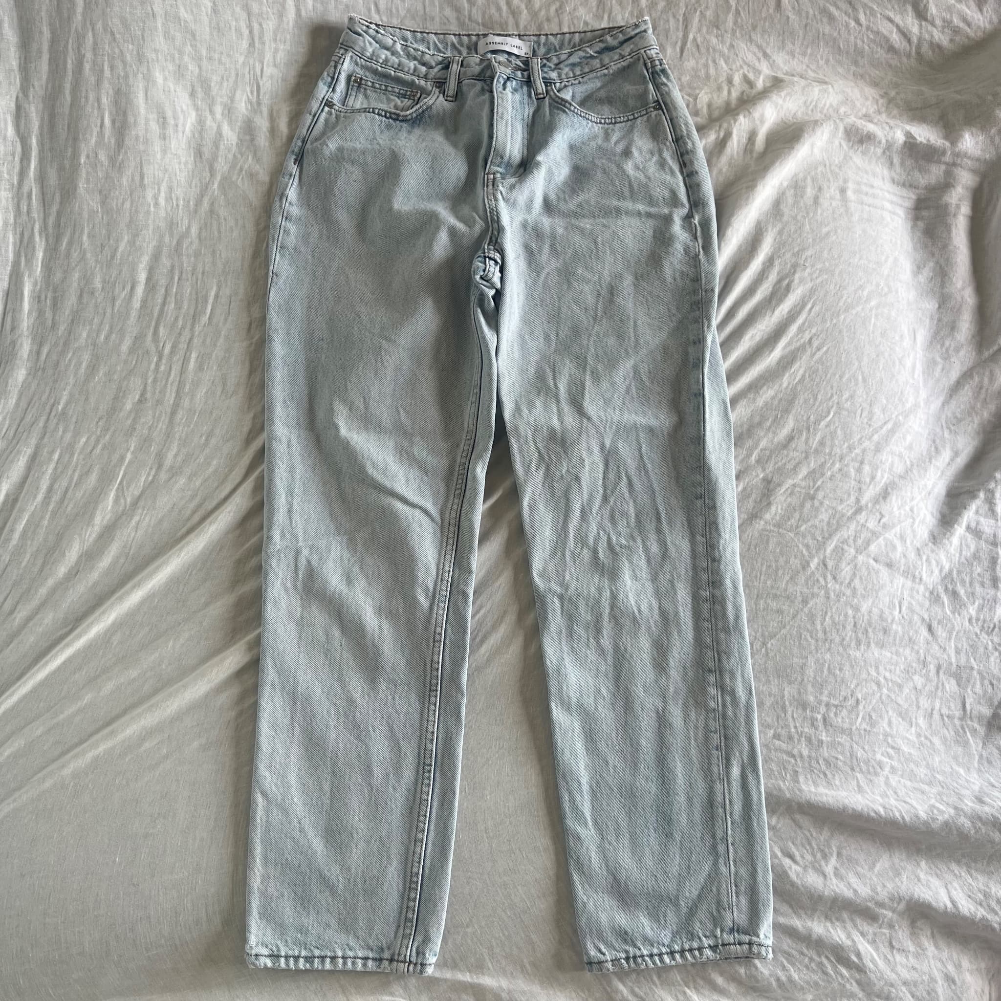 Assembly Label Light Wash 100% Cotton Mom Jeans (Size 27) — photo 9 of 9
