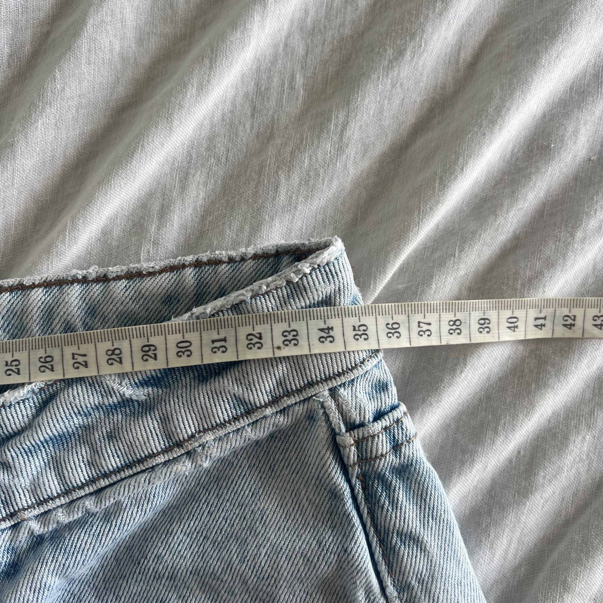 Assembly Label Light Wash 100% Cotton Mom Jeans (Size 27) — photo 5 of 9