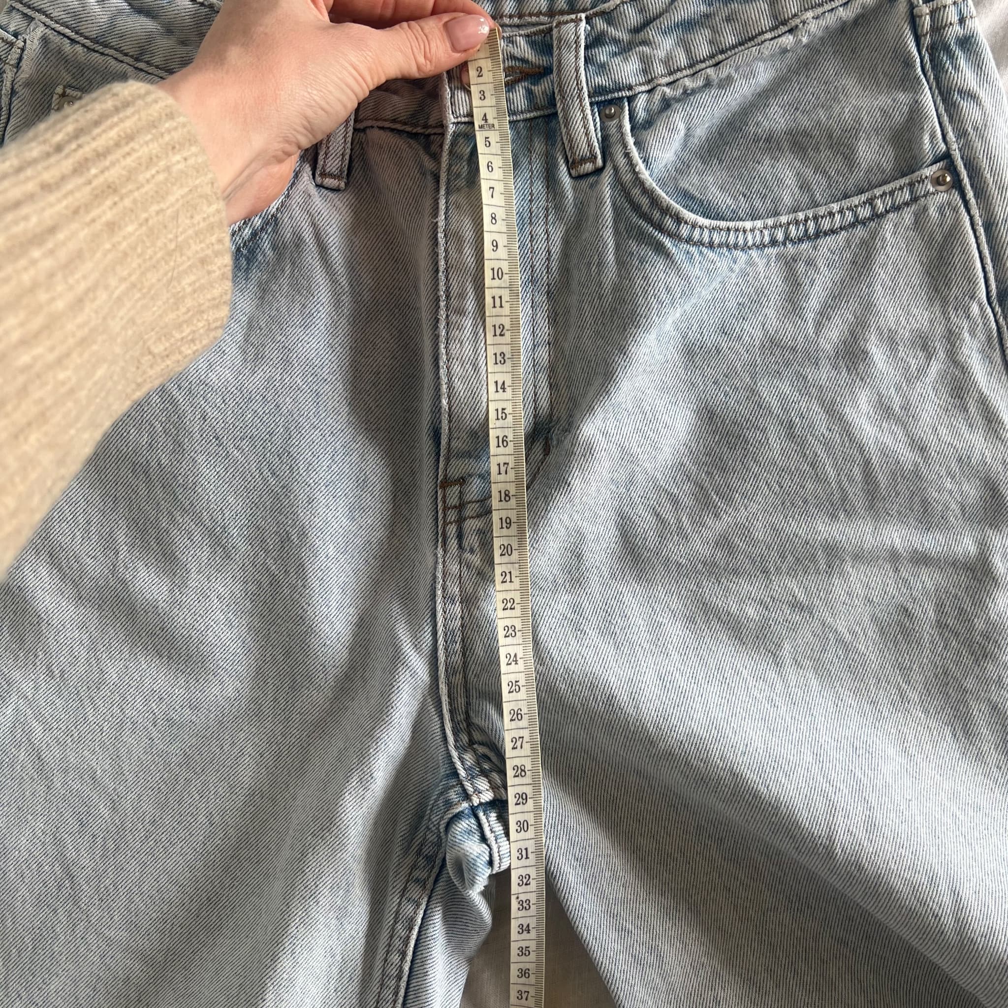 Assembly Label Light Wash 100% Cotton Mom Jeans (Size 27) — photo 6 of 9